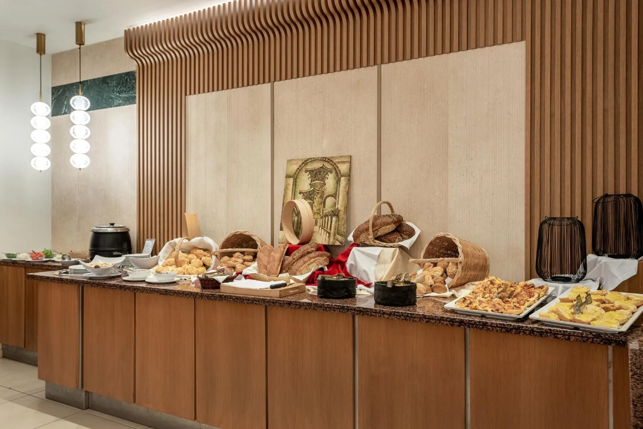 Restaurant/places to eat in Annabelle Beach Resort