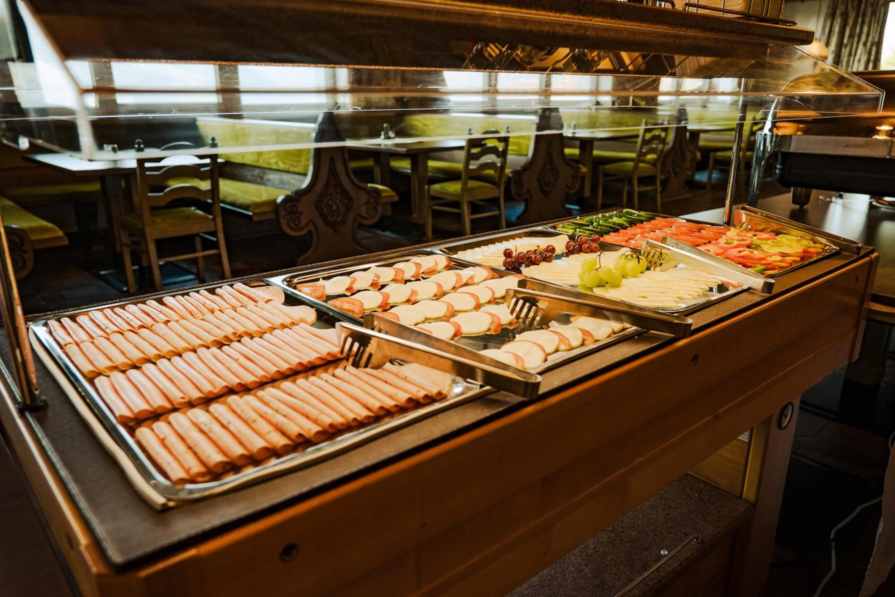 Breakfast in Mountain Hotel & Hostel