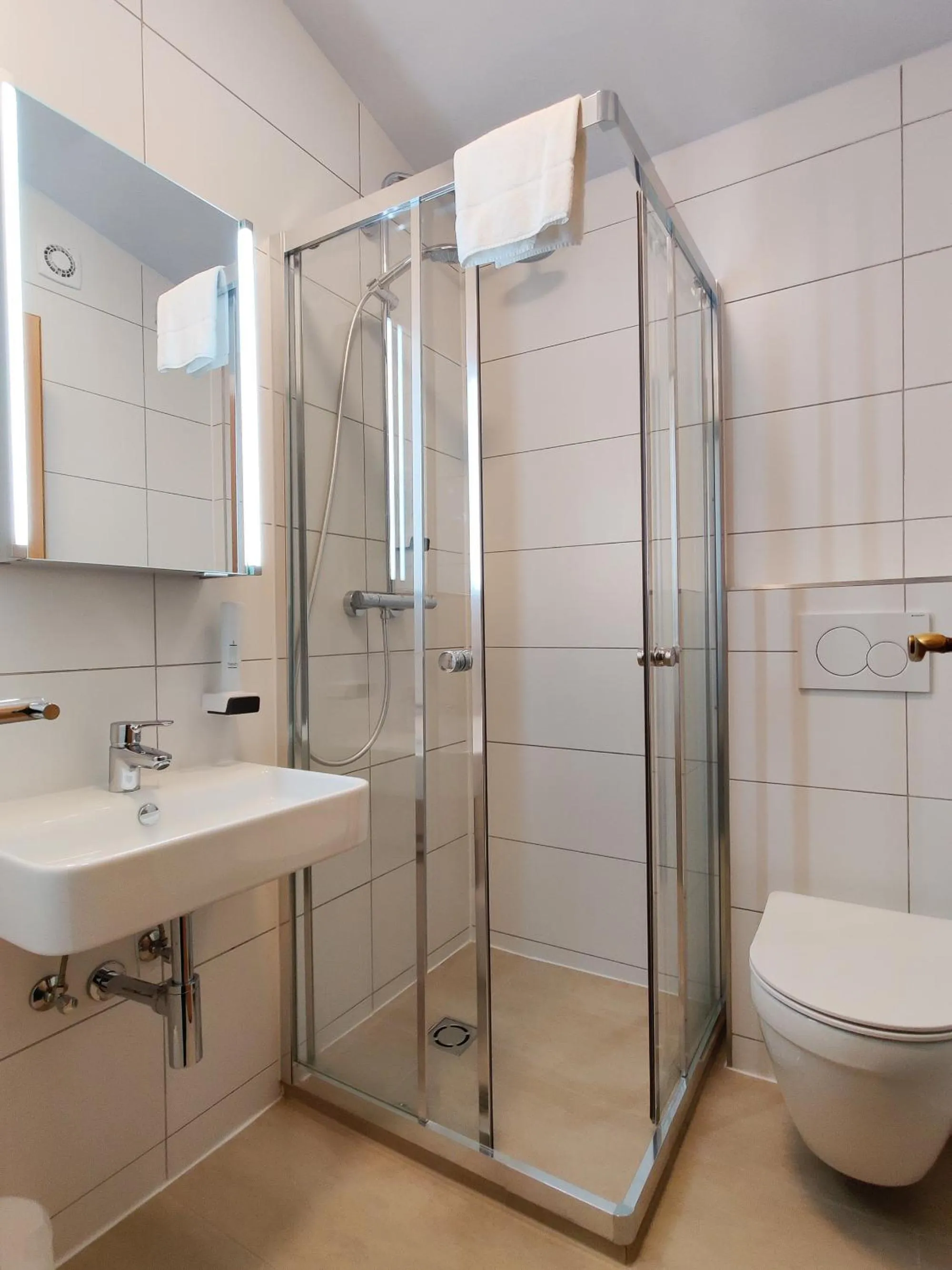 Shower in Mountain Hotel & Hostel