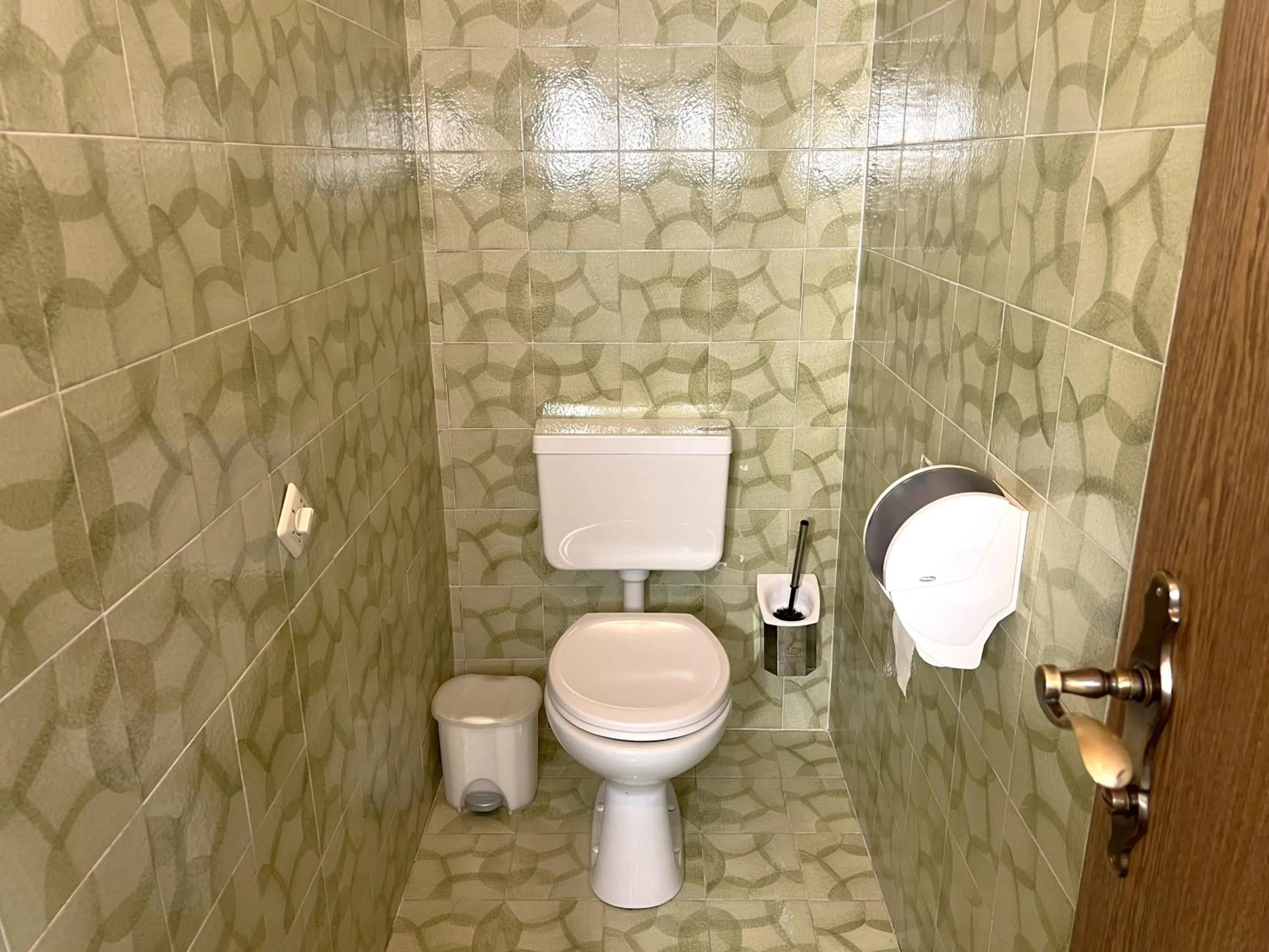 Toilet in Mountain Hotel & Hostel