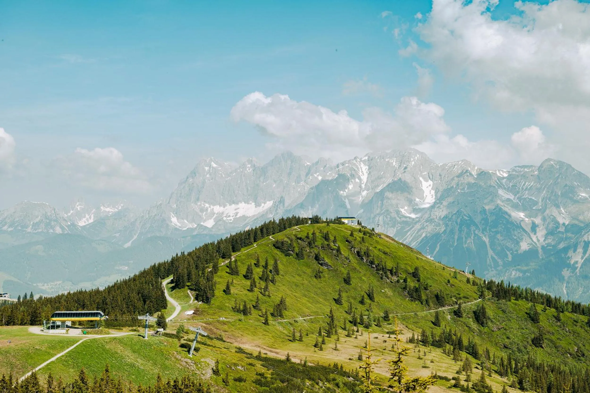 Natural landscape in Mountain Hotel & Hostel