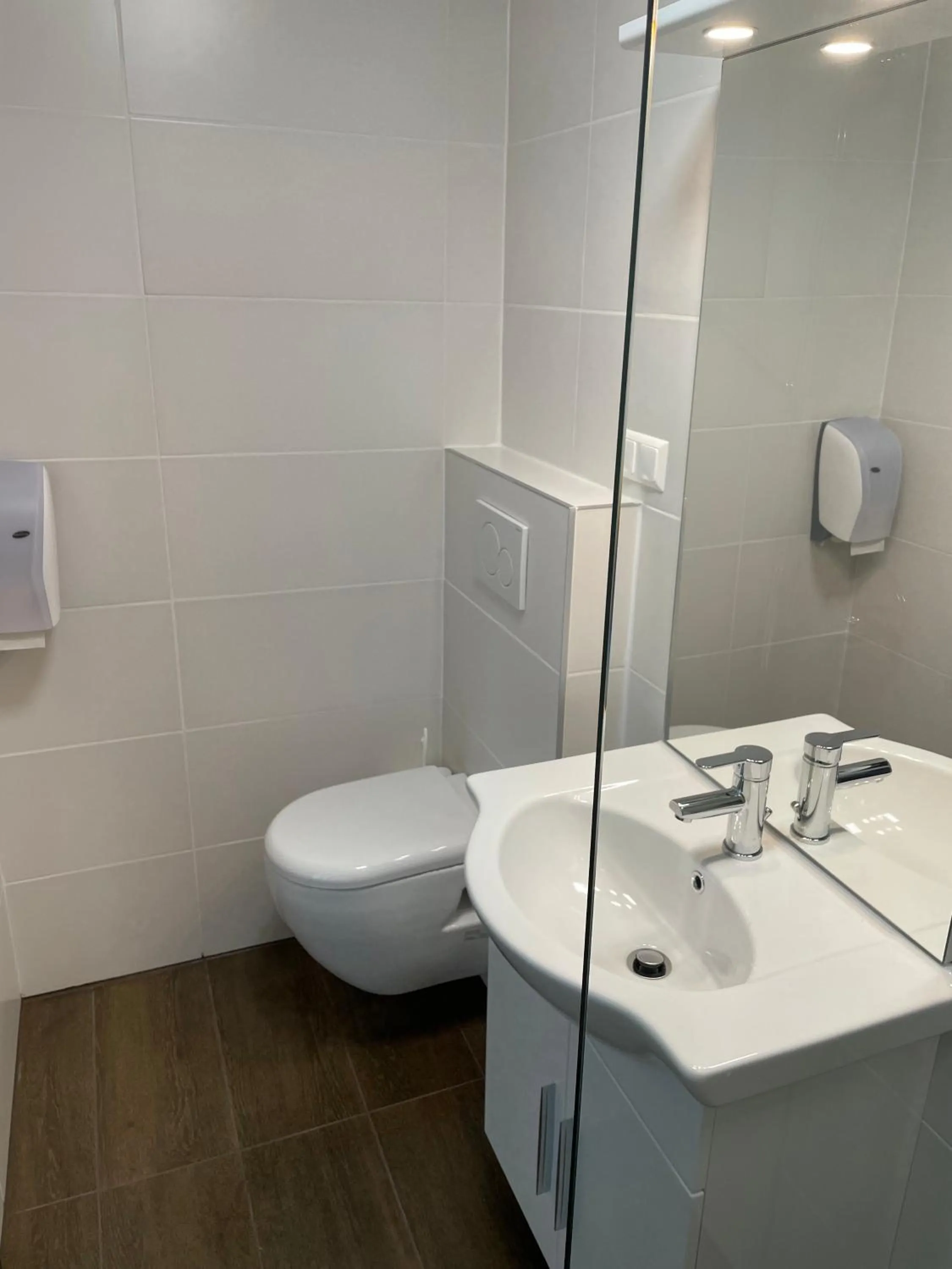 Toilet in Mountain Hotel & Hostel