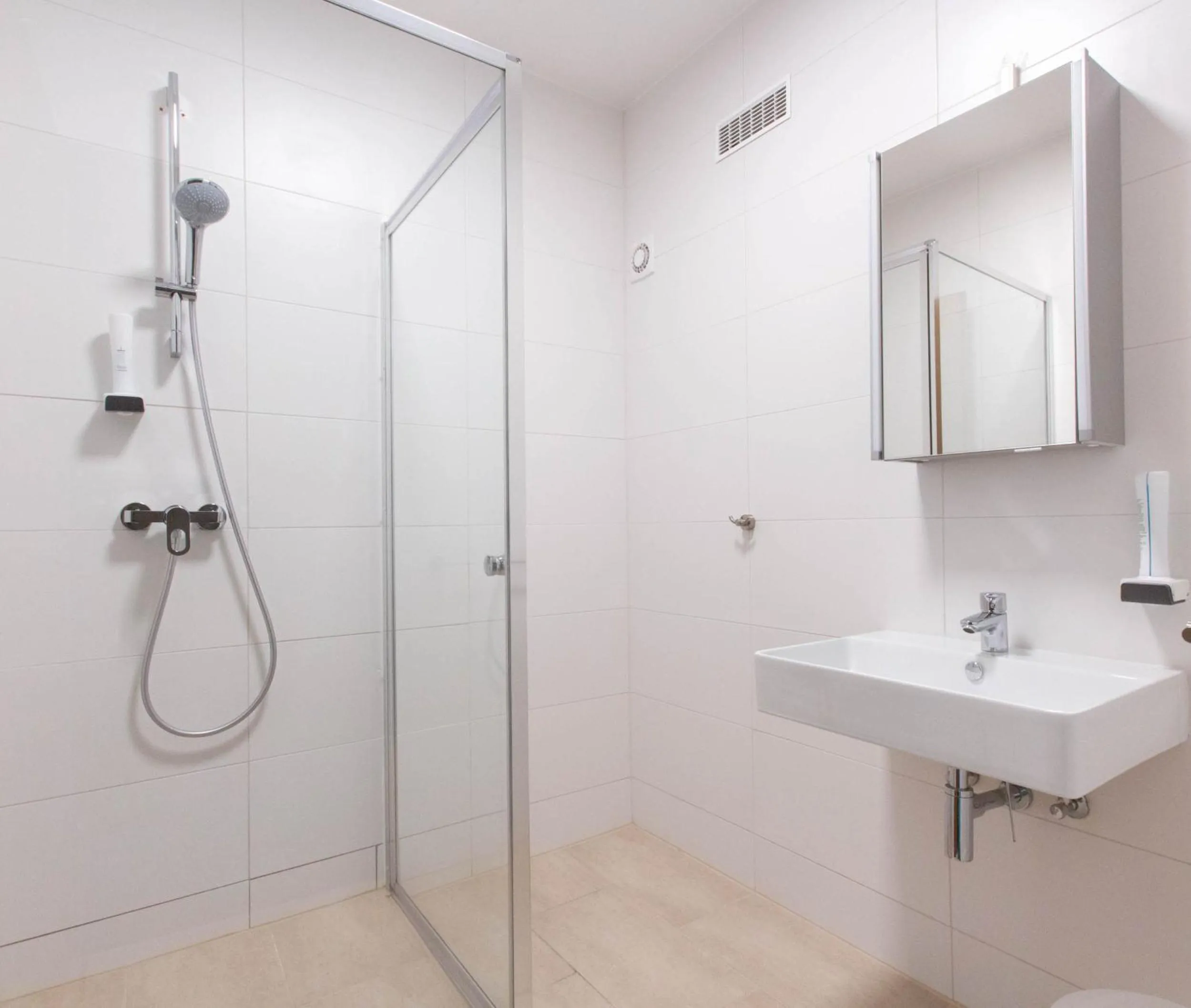 Shower in Mountain Hotel & Hostel