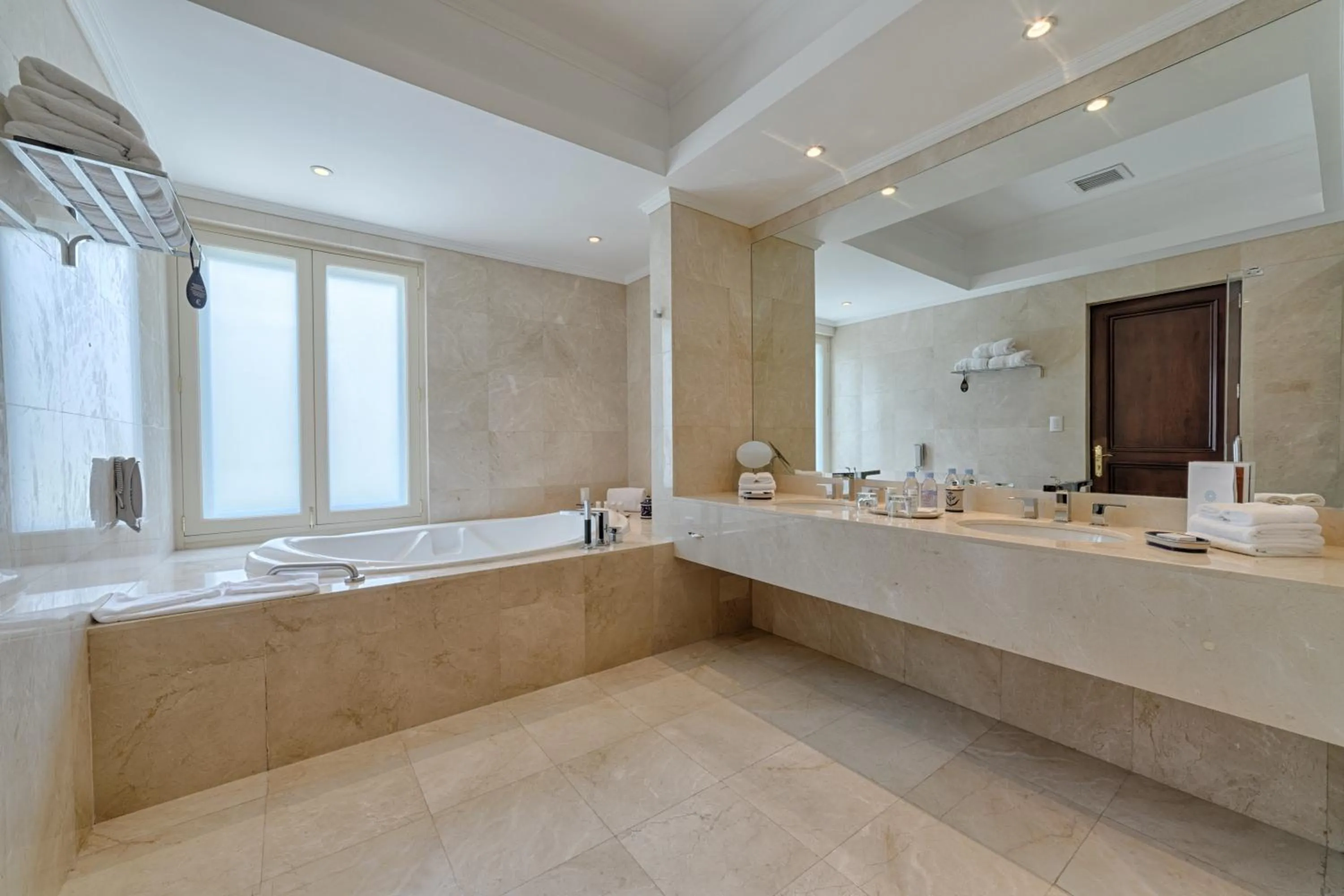 Bathroom in Country Club Lima Hotel – The Leading Hotels of the World