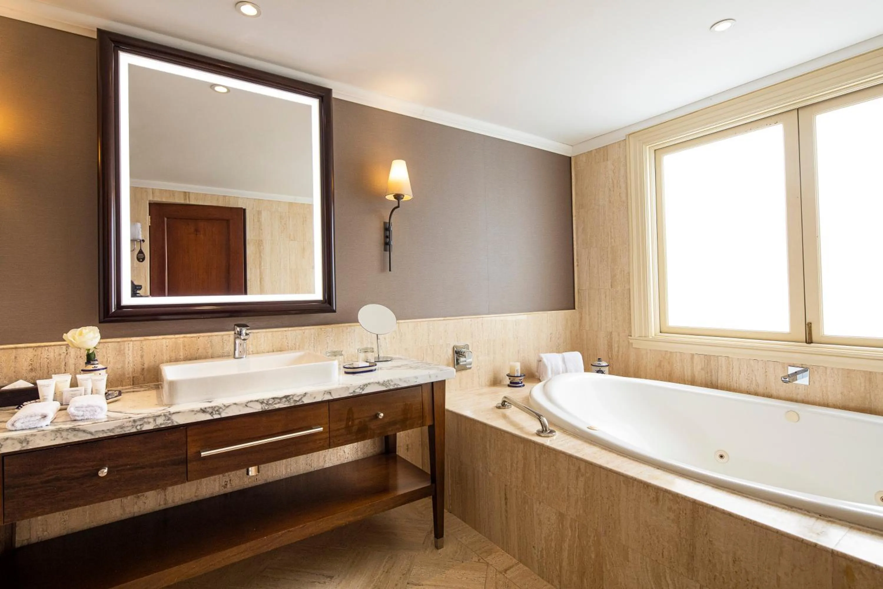Bathroom in Country Club Lima Hotel – The Leading Hotels of the World