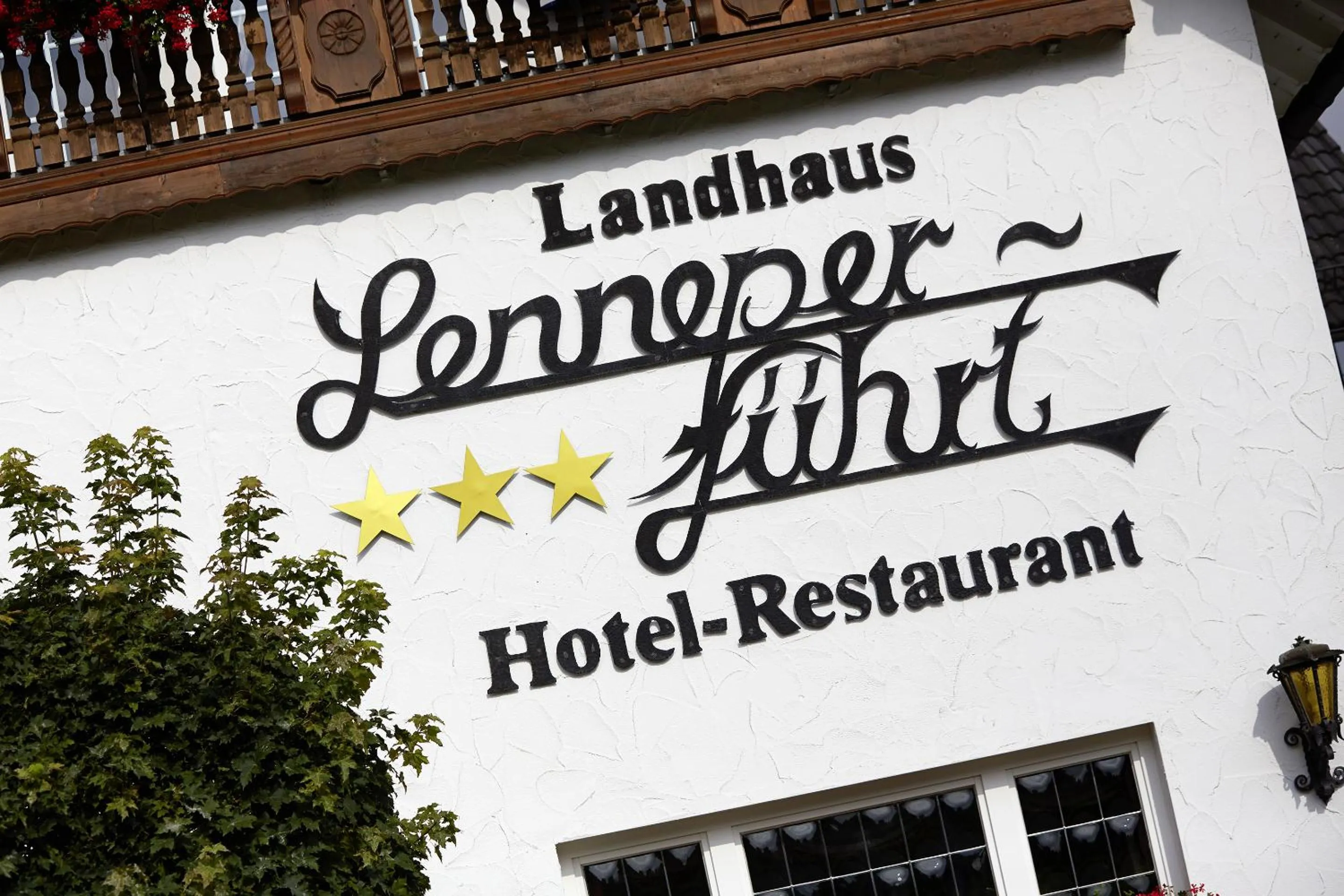 Property logo or sign in Landhaus Lenneper-Führt