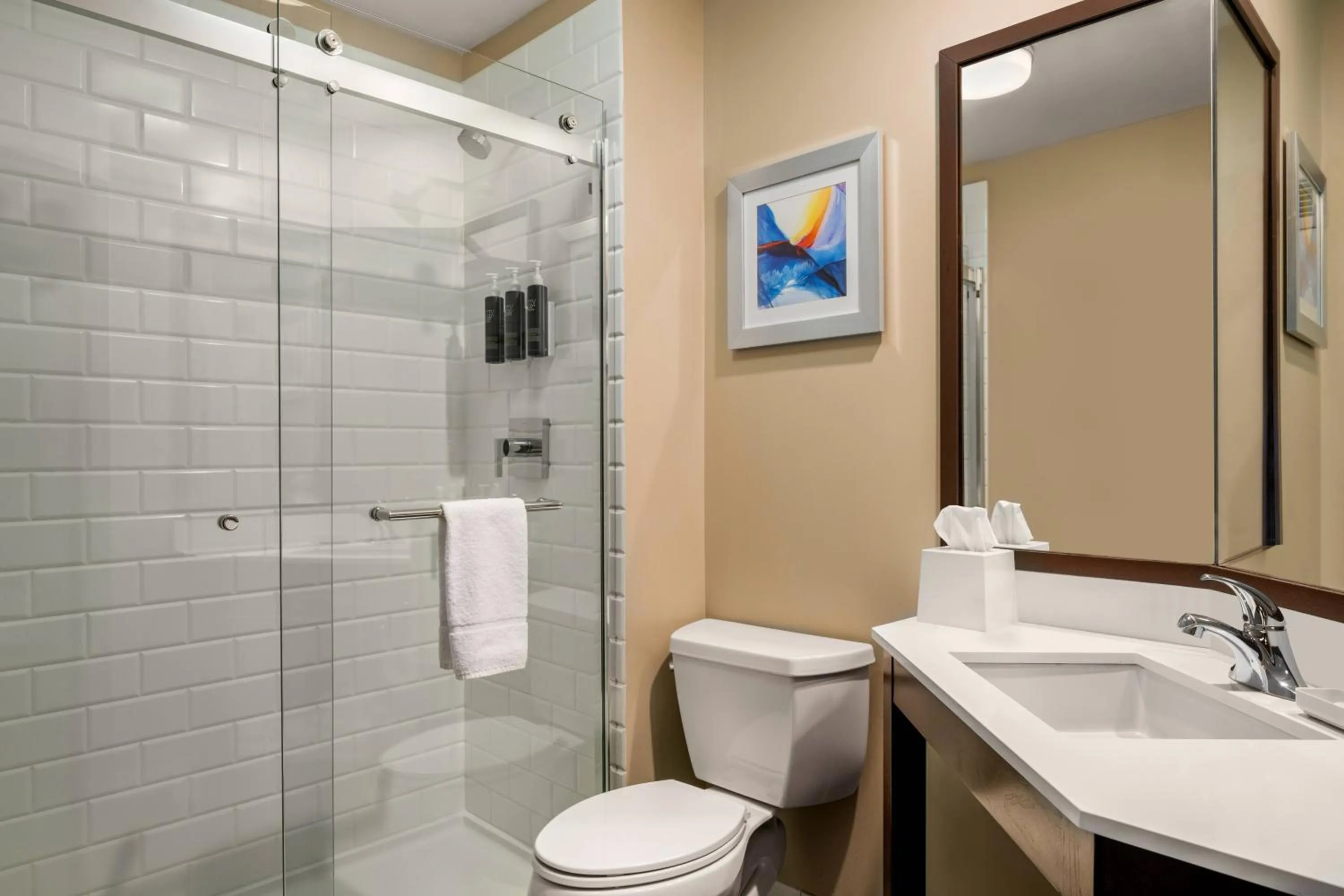 Bathroom in Four Points by Sheraton Chicago Westchester/Oak Brook
