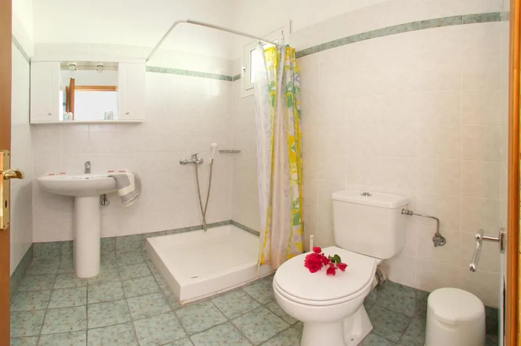 Bathroom in Summer Dream