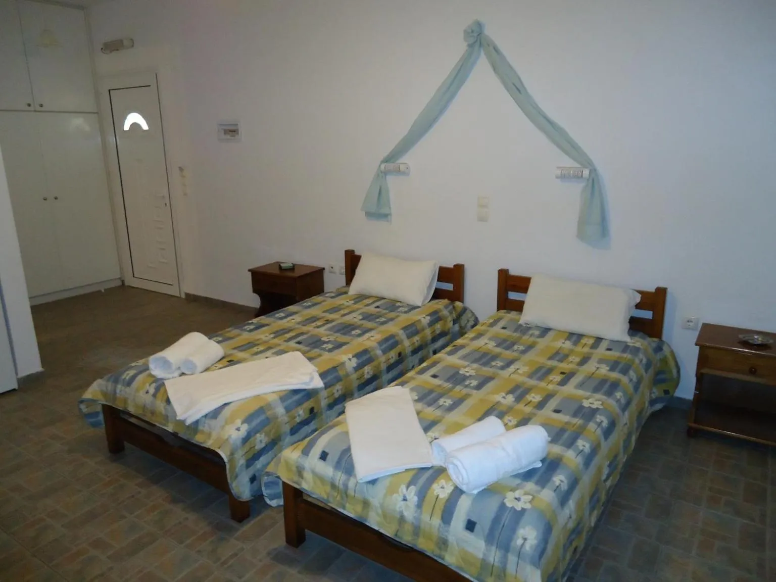 Photo of the whole room, Bed in Summer Dream