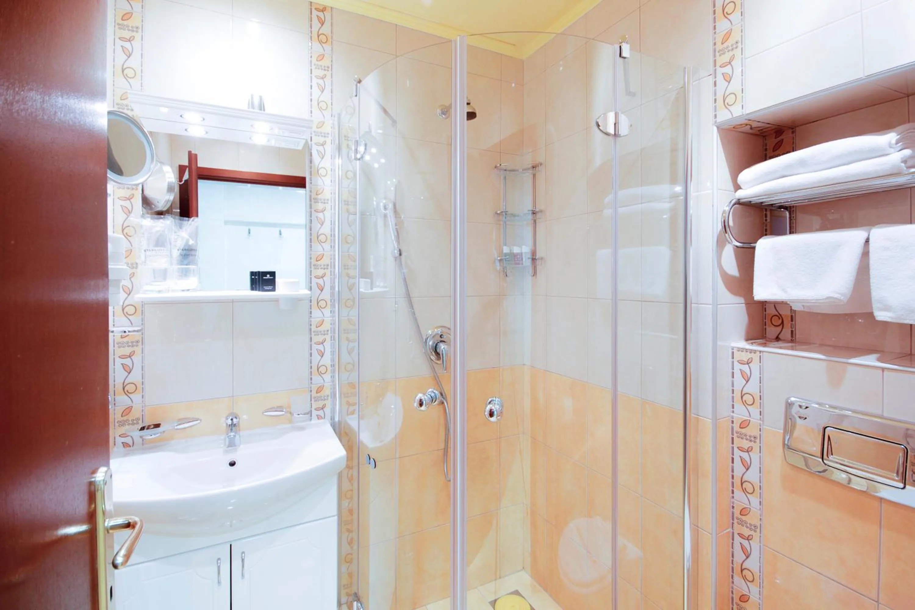 Bathroom in Hotel Junior