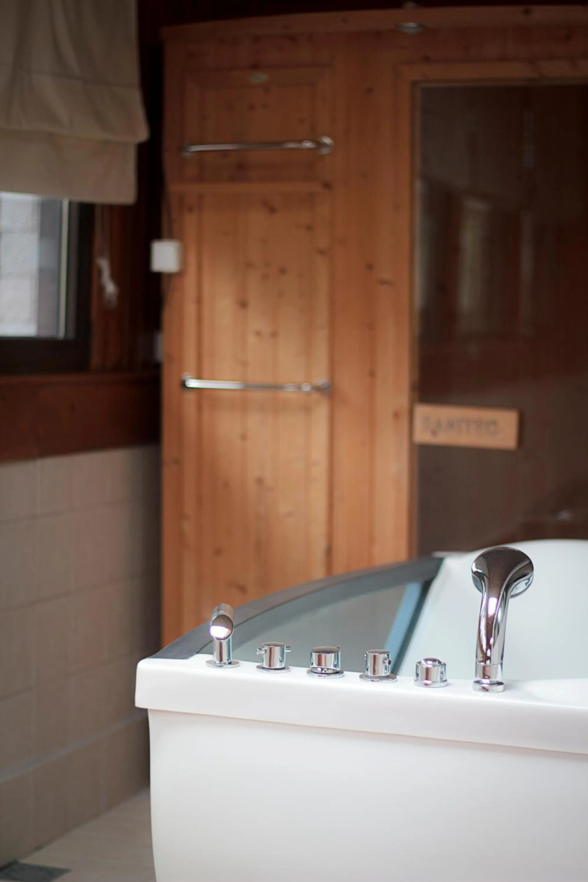 Hot Tub in Hotel Junior
