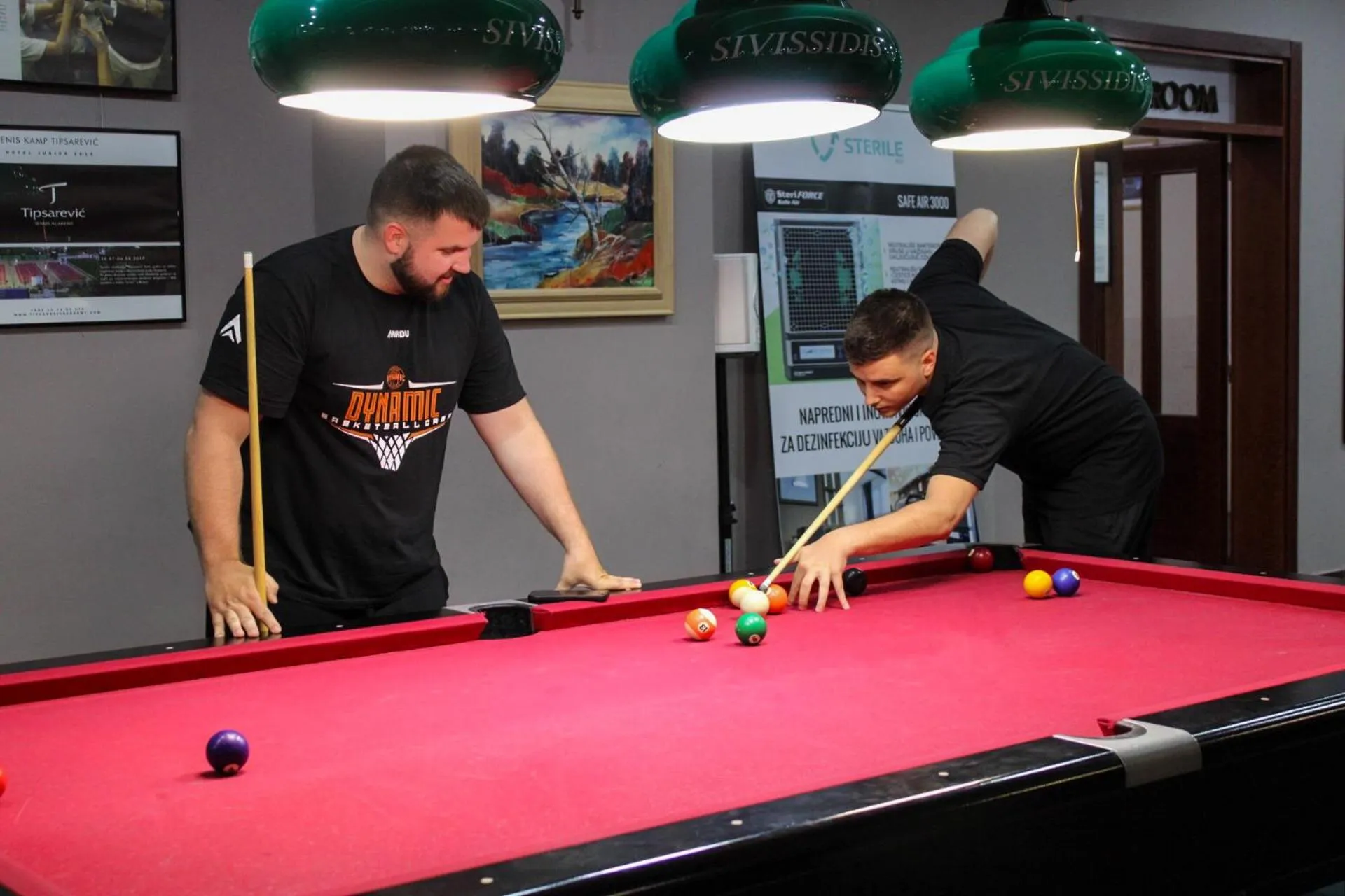 Billiard in Hotel Junior