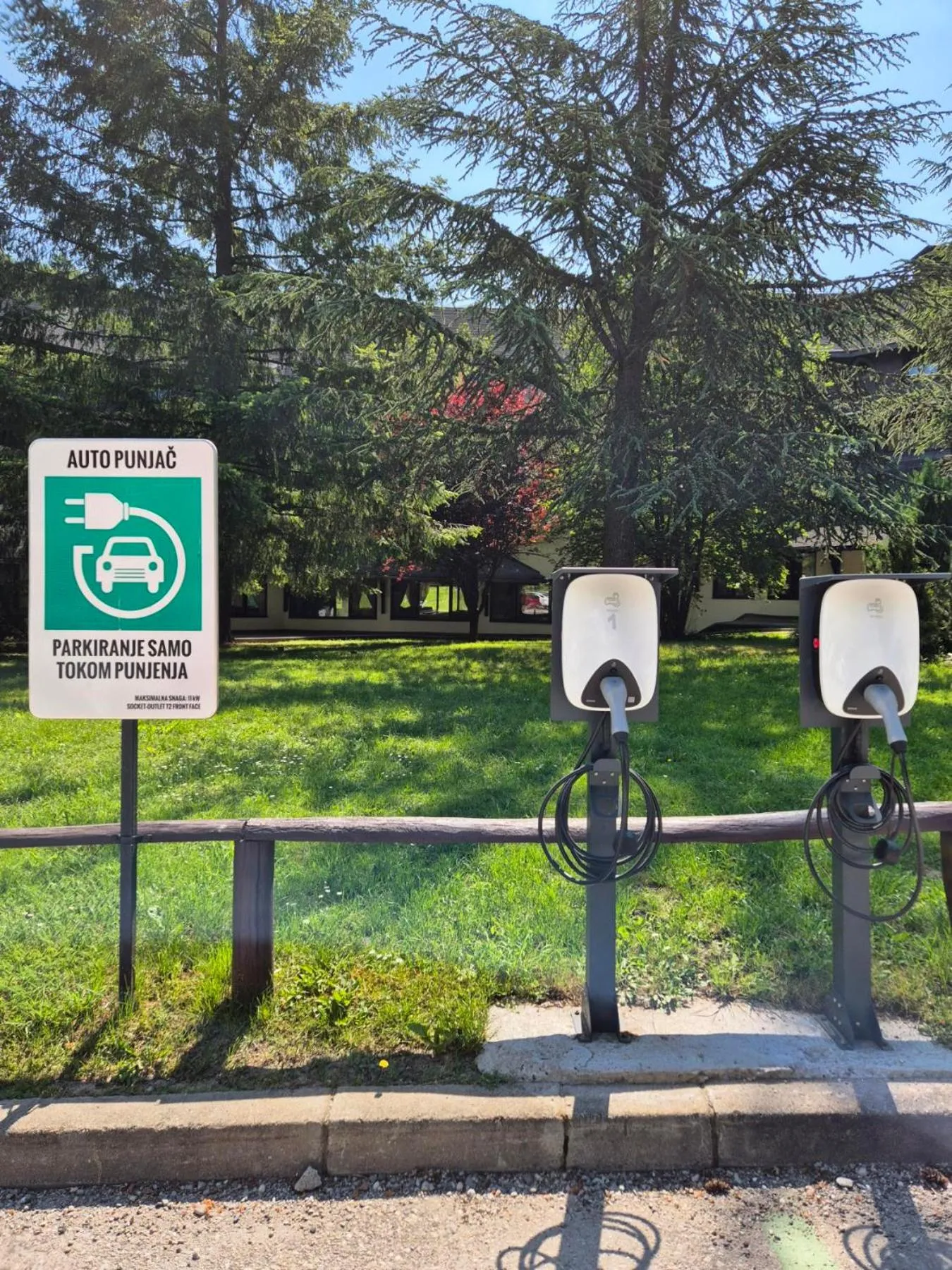 Parking in Hotel Junior