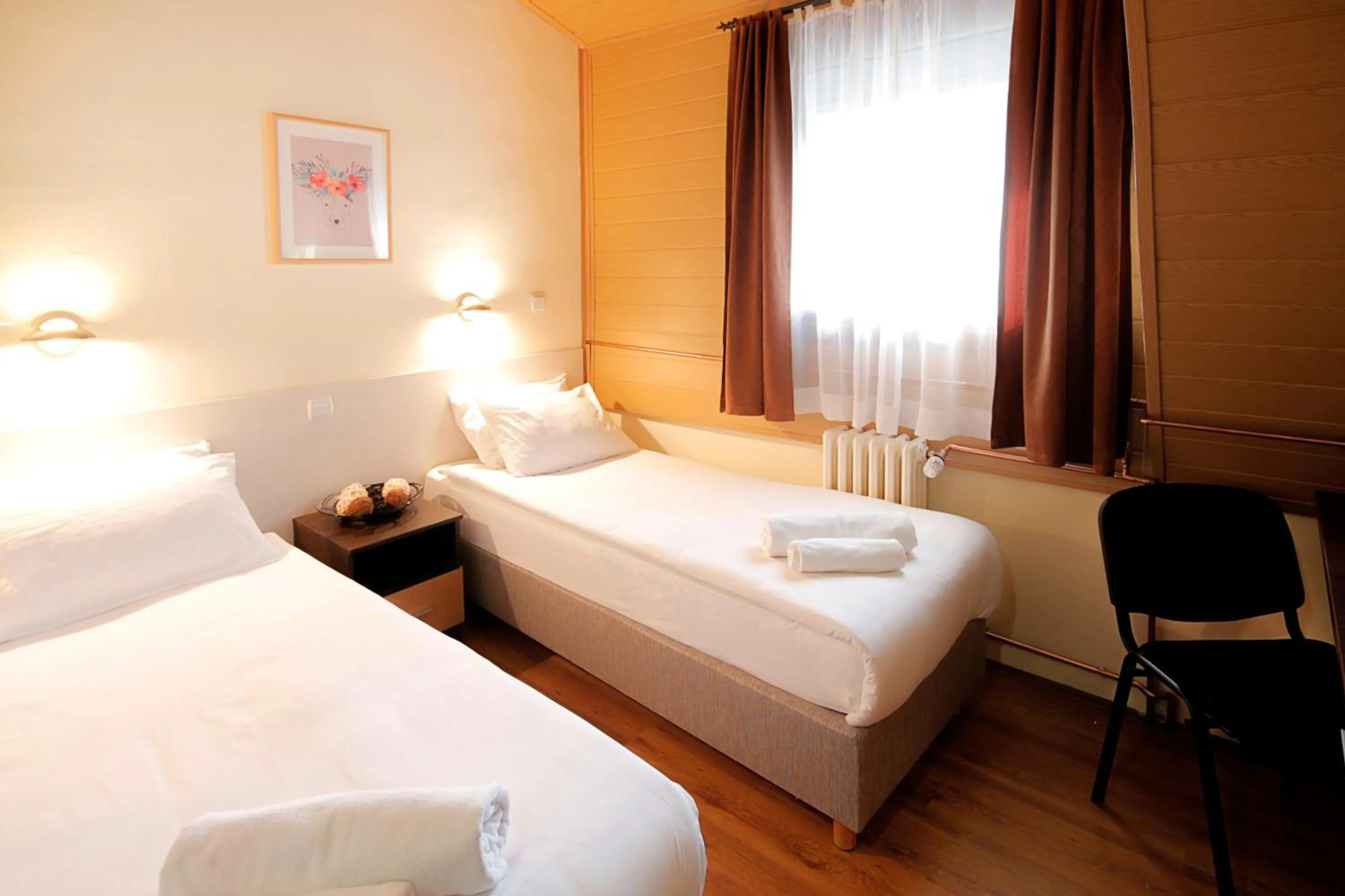 Photo of the whole room, Bed in Hotel Junior