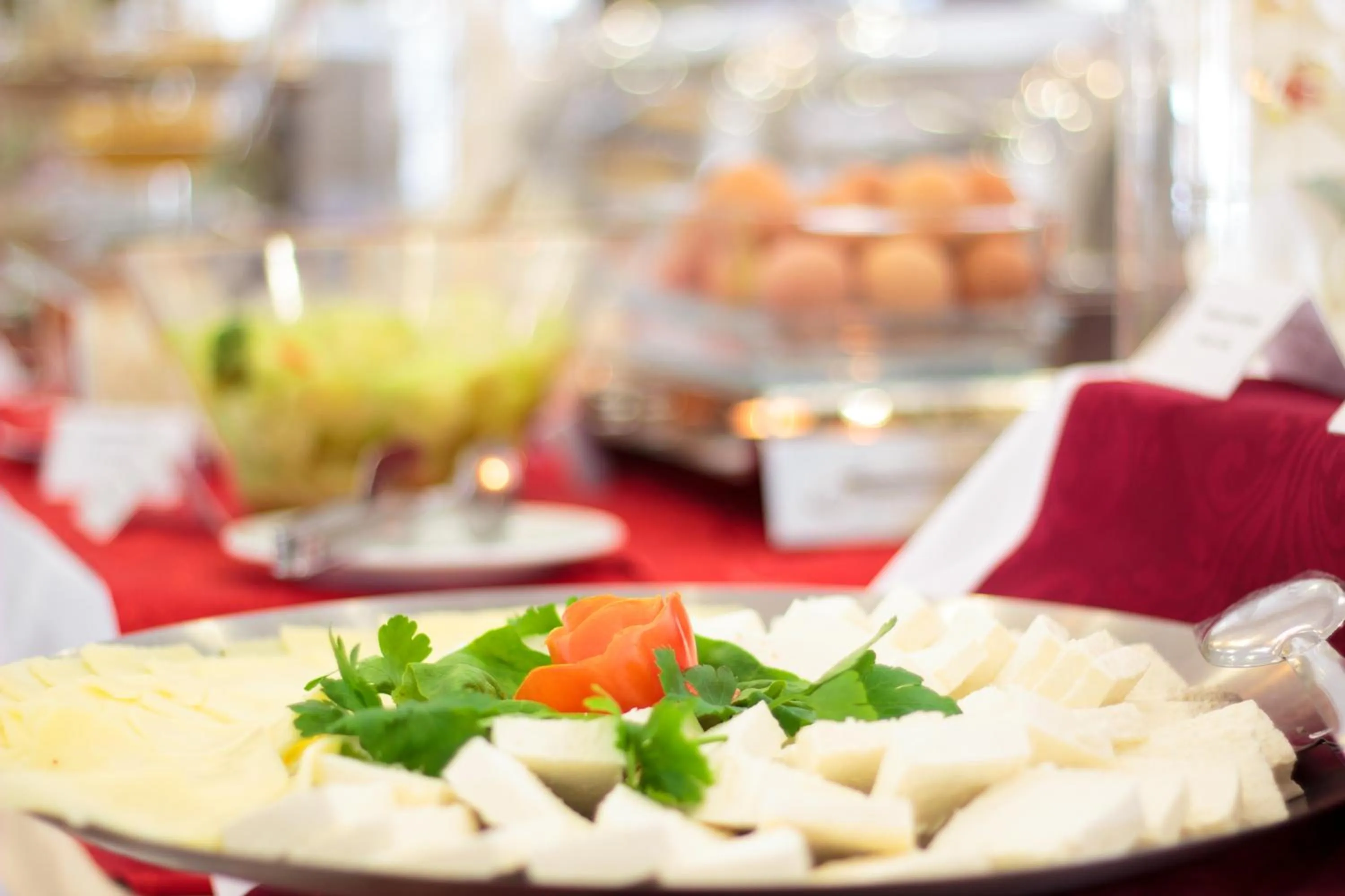 Restaurant/places to eat in Hotel Junior