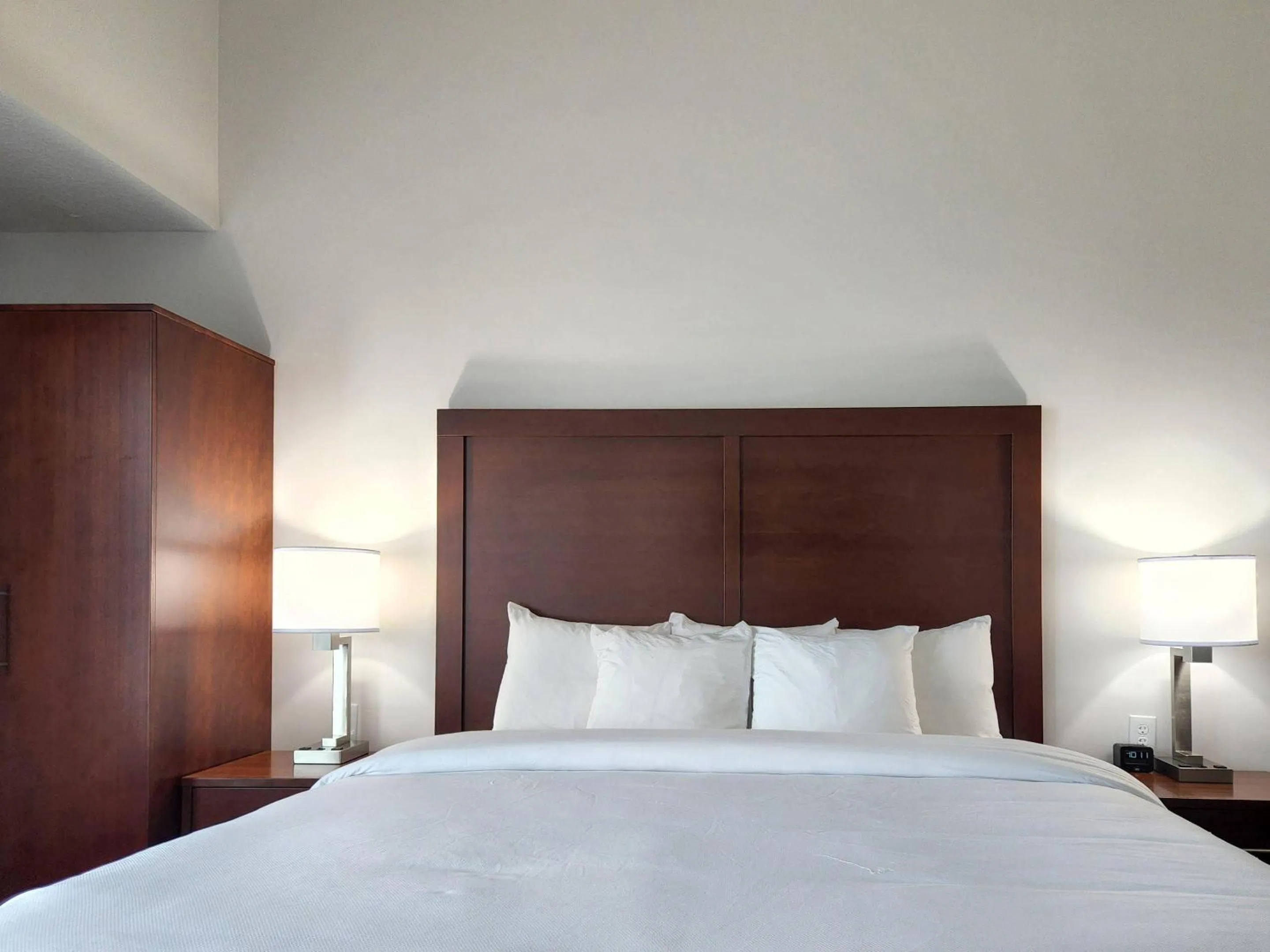 Bedroom, Bed in Comfort Suites Baymeadows Near Butler Blvd