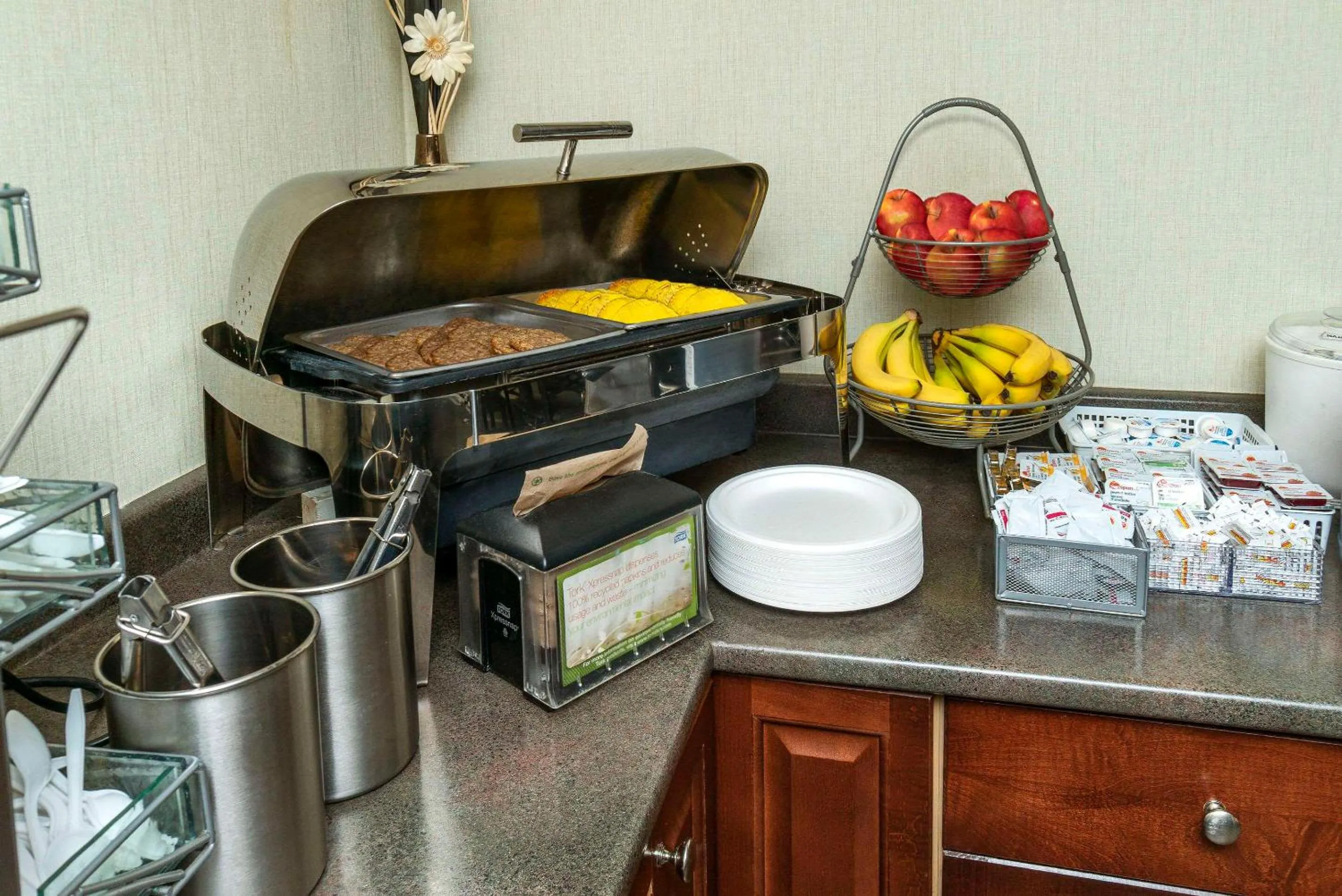 Breakfast in Quality Inn & Suites