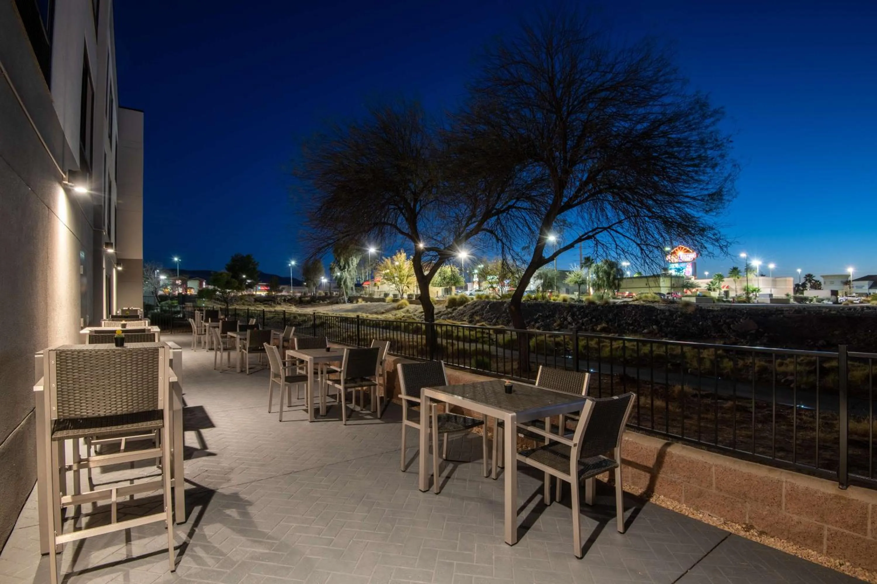 Patio in Hampton Inn & Suites Las Vegas-Henderson