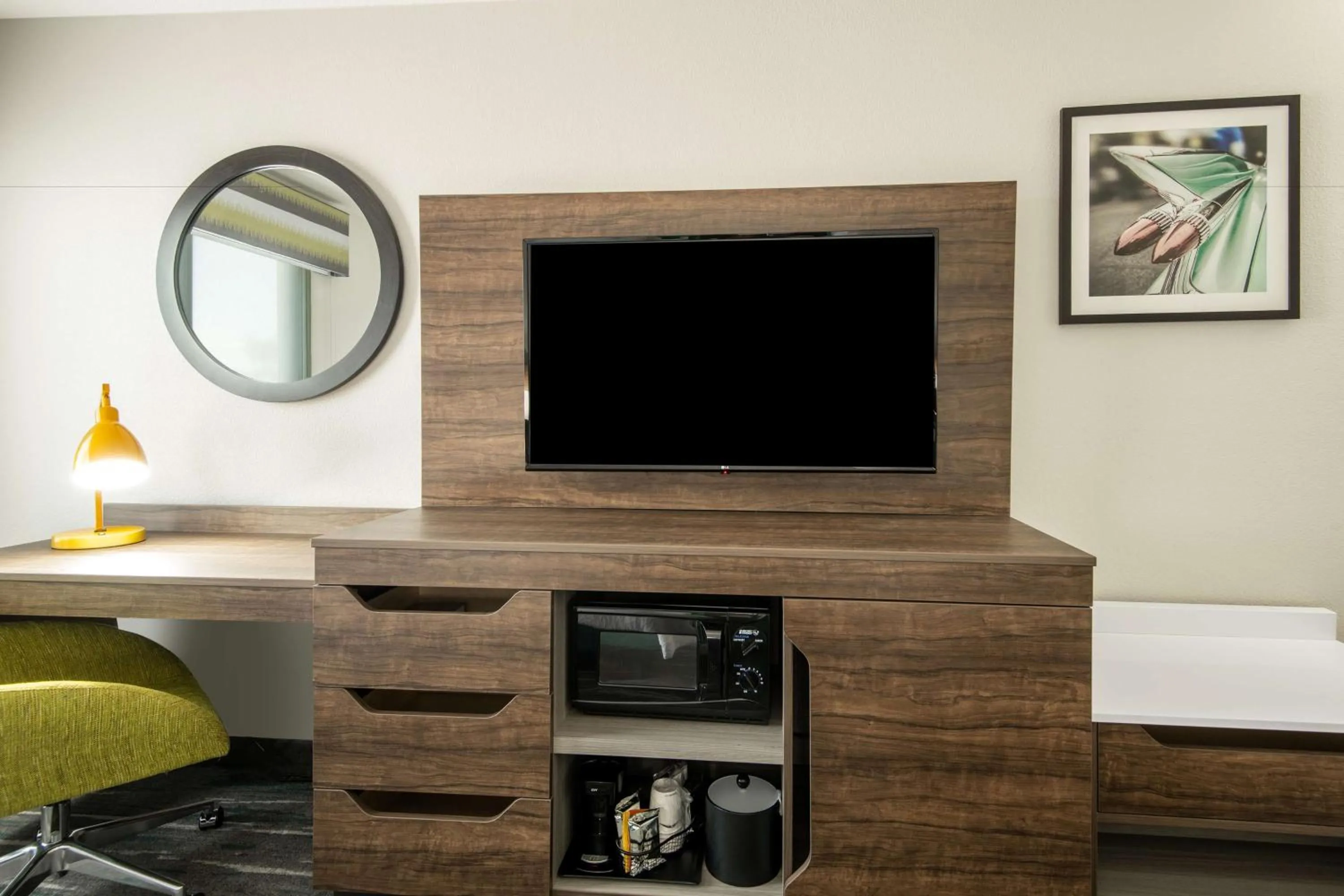 Bedroom in Hampton Inn & Suites Las Vegas-Henderson