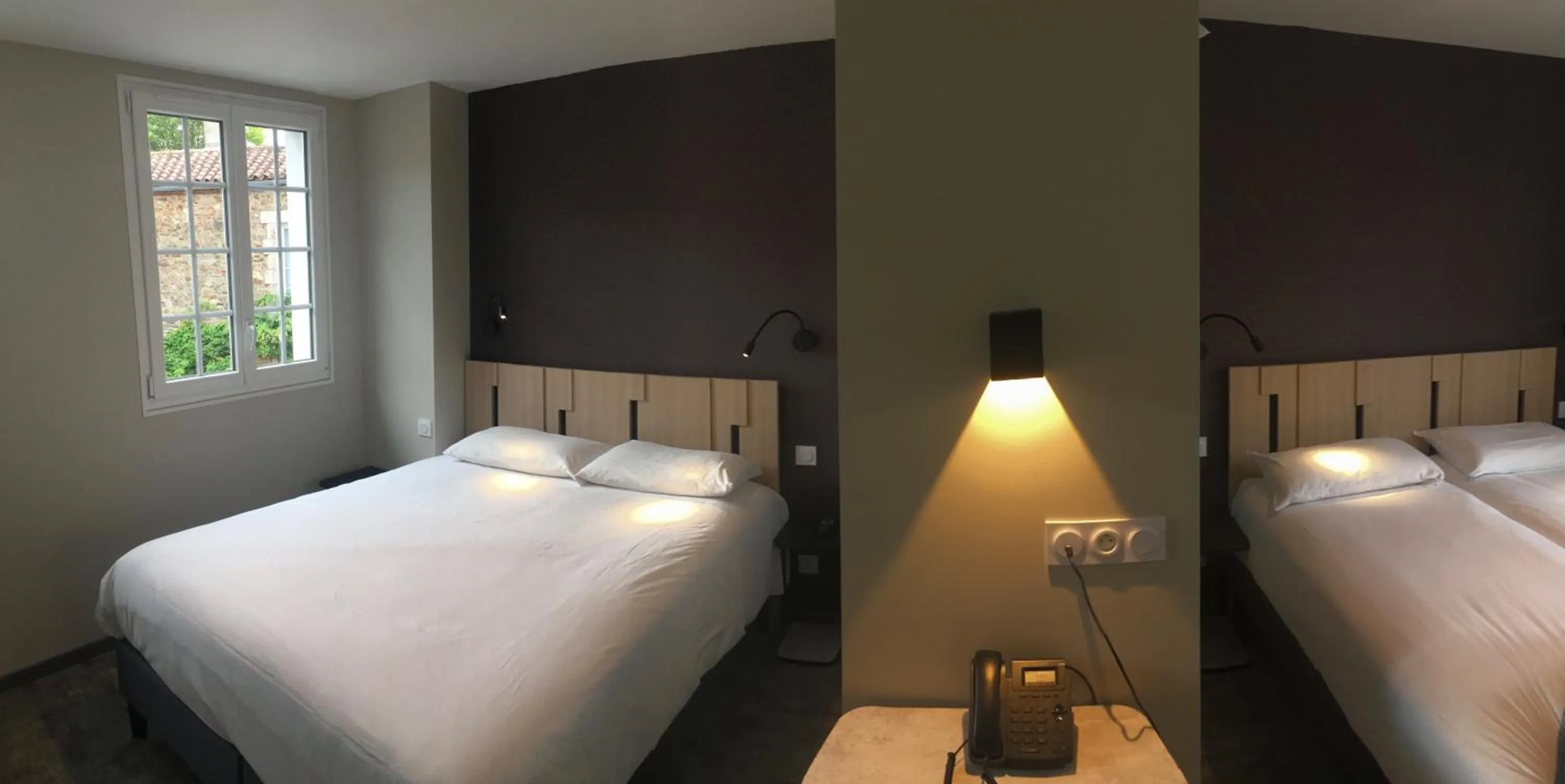 Photo of the whole room, Bed in Hotel - Restaurant Les 3 Piliers