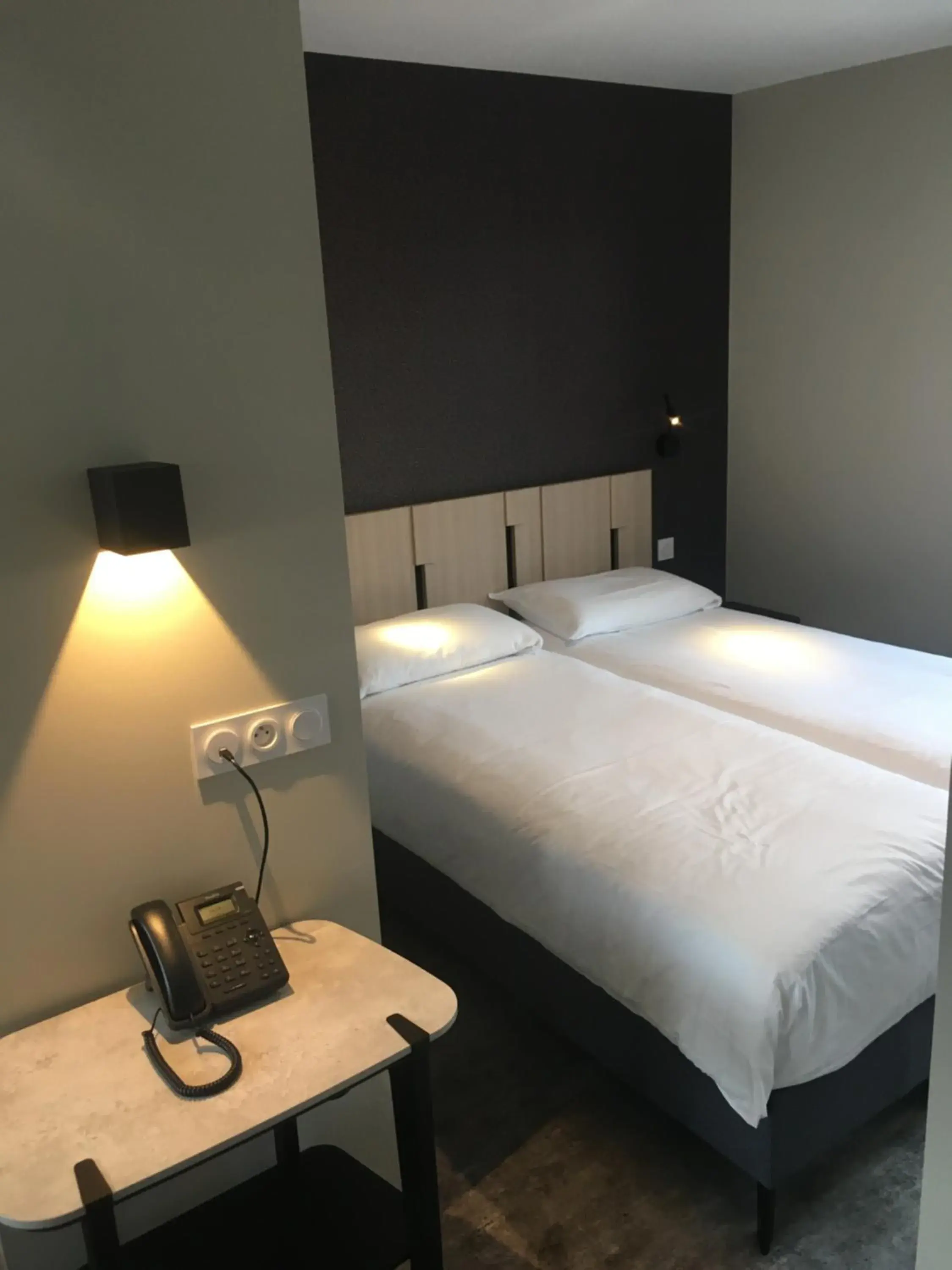 Quadruple Room in Hotel - Restaurant Les 3 Piliers Quadruple Room in Hotel - Restaurant Les 3 Piliers