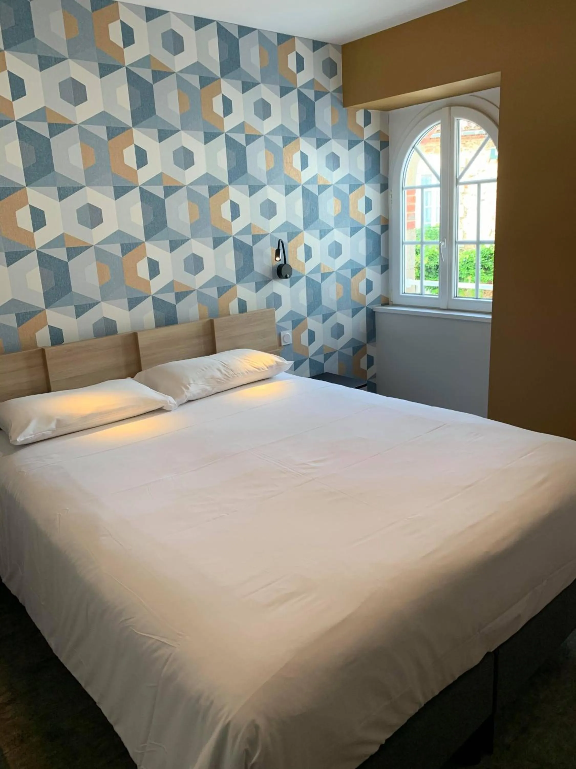 Bedroom, Bed in Hotel - Restaurant Les 3 Piliers