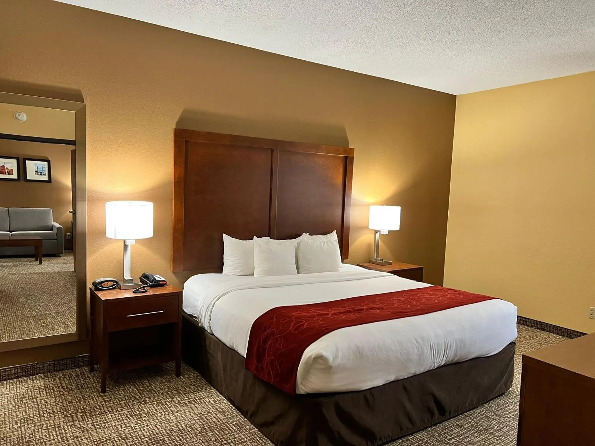 Bedroom, Bed in Comfort Suites Louisville East