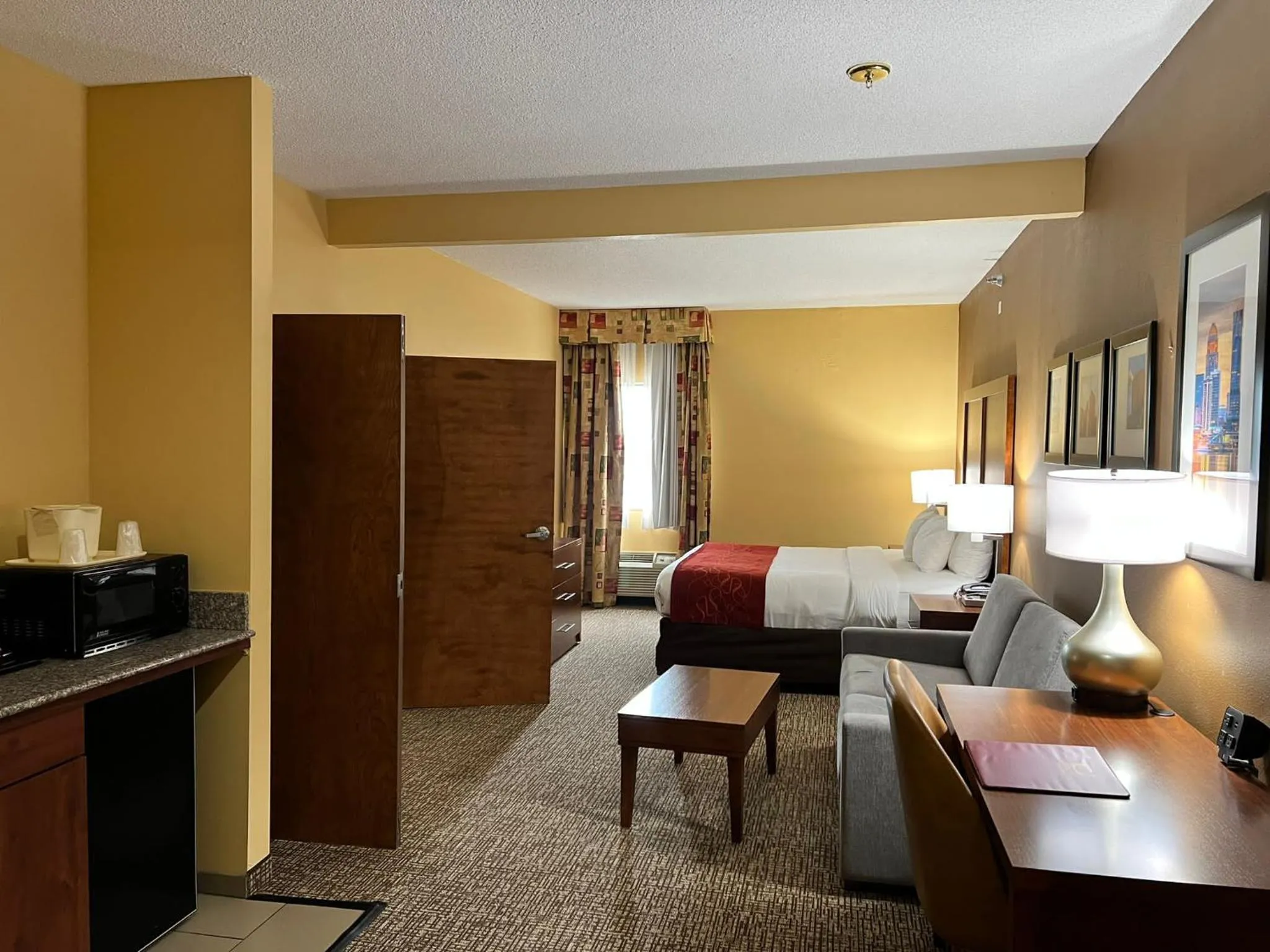 VIP, Bed in Comfort Suites Louisville East