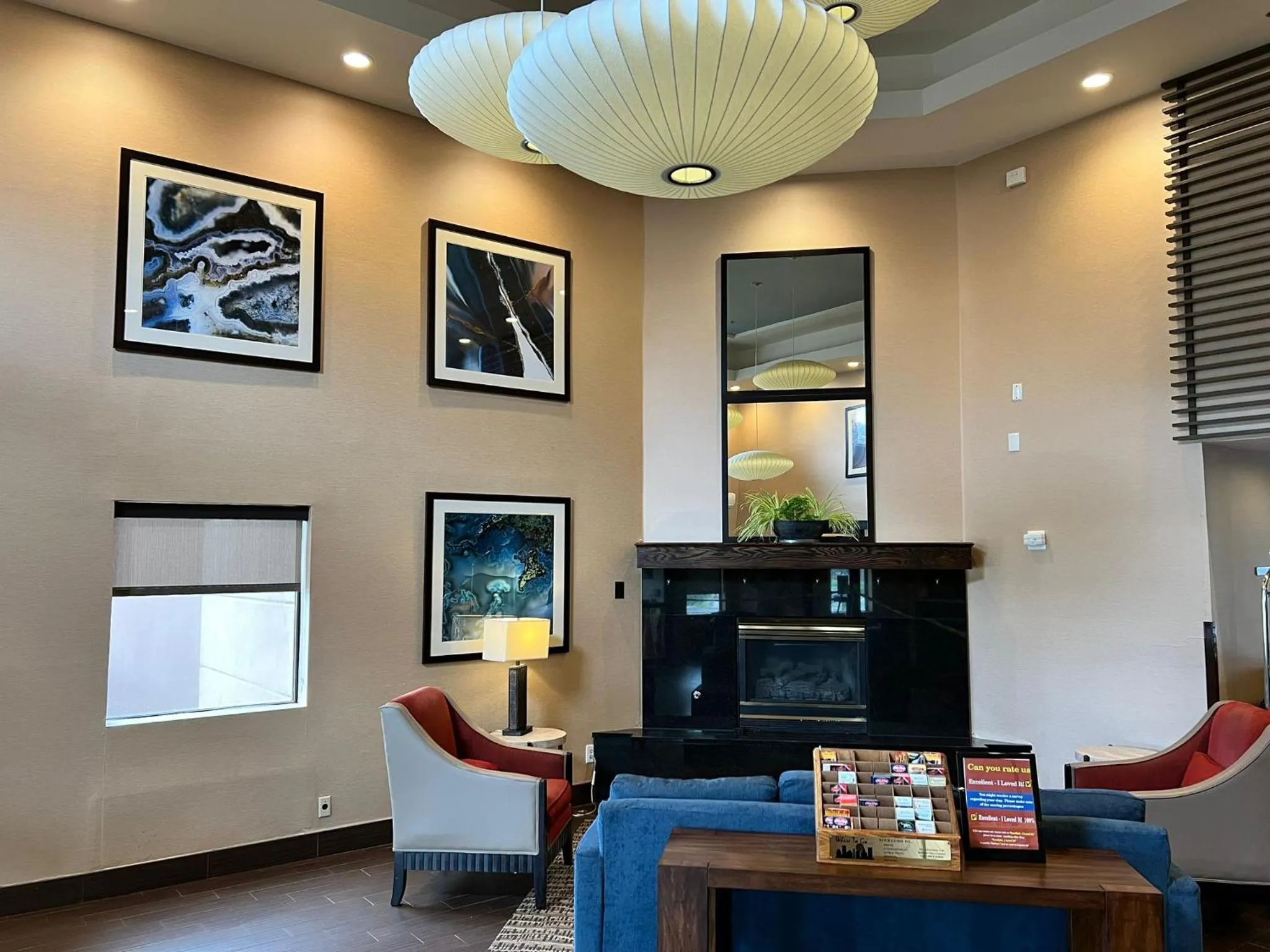 Lobby or reception in Comfort Suites Louisville East