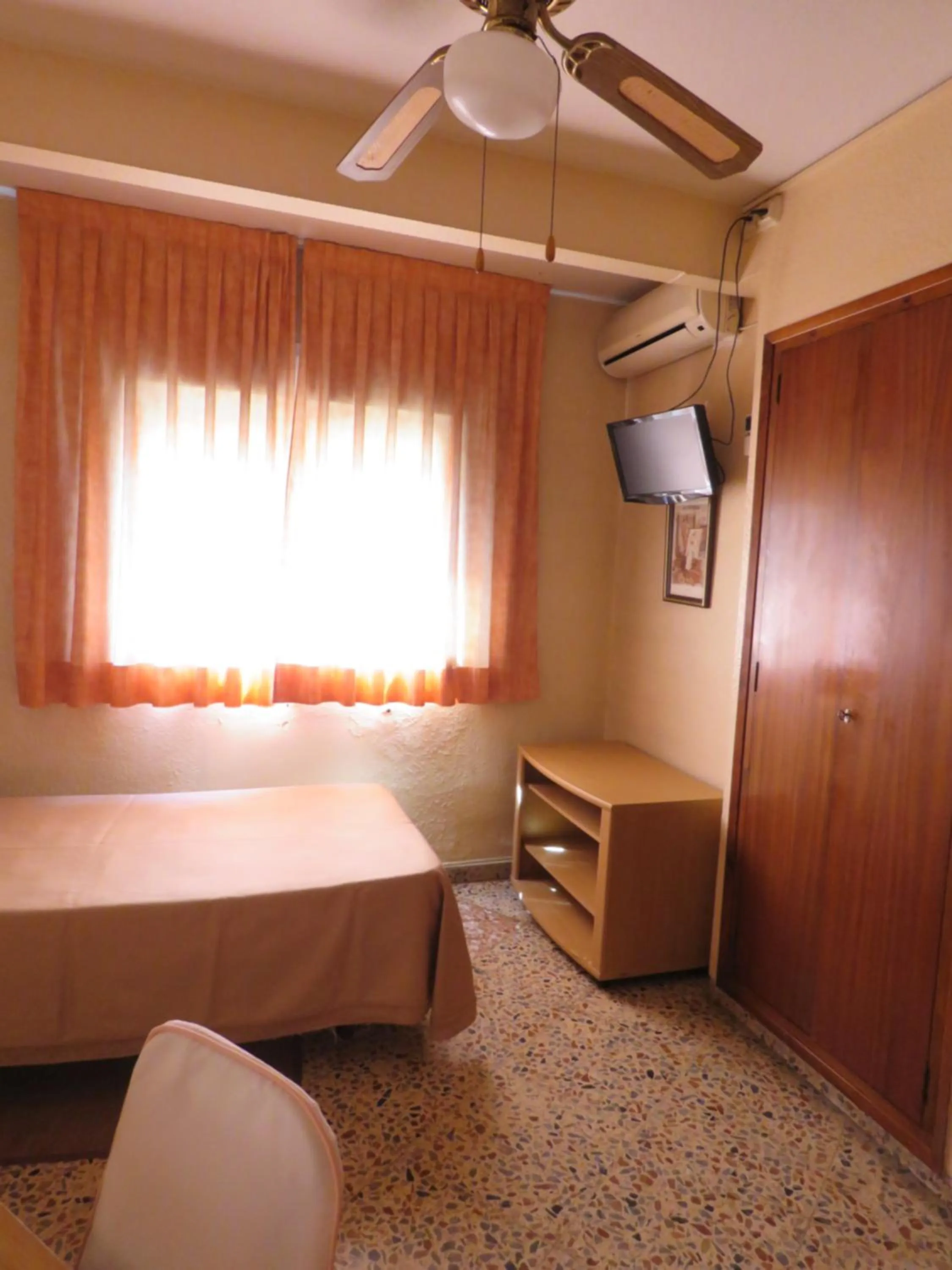 Photo of the whole room, Bed in Hotel Alain