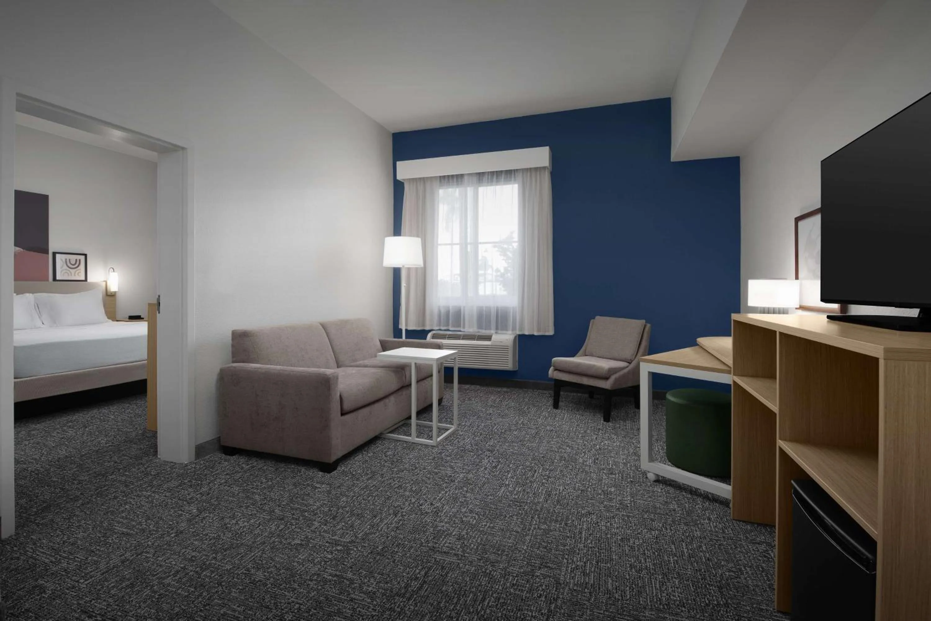 Living room, Bed in Spark by Hilton Miami Doral