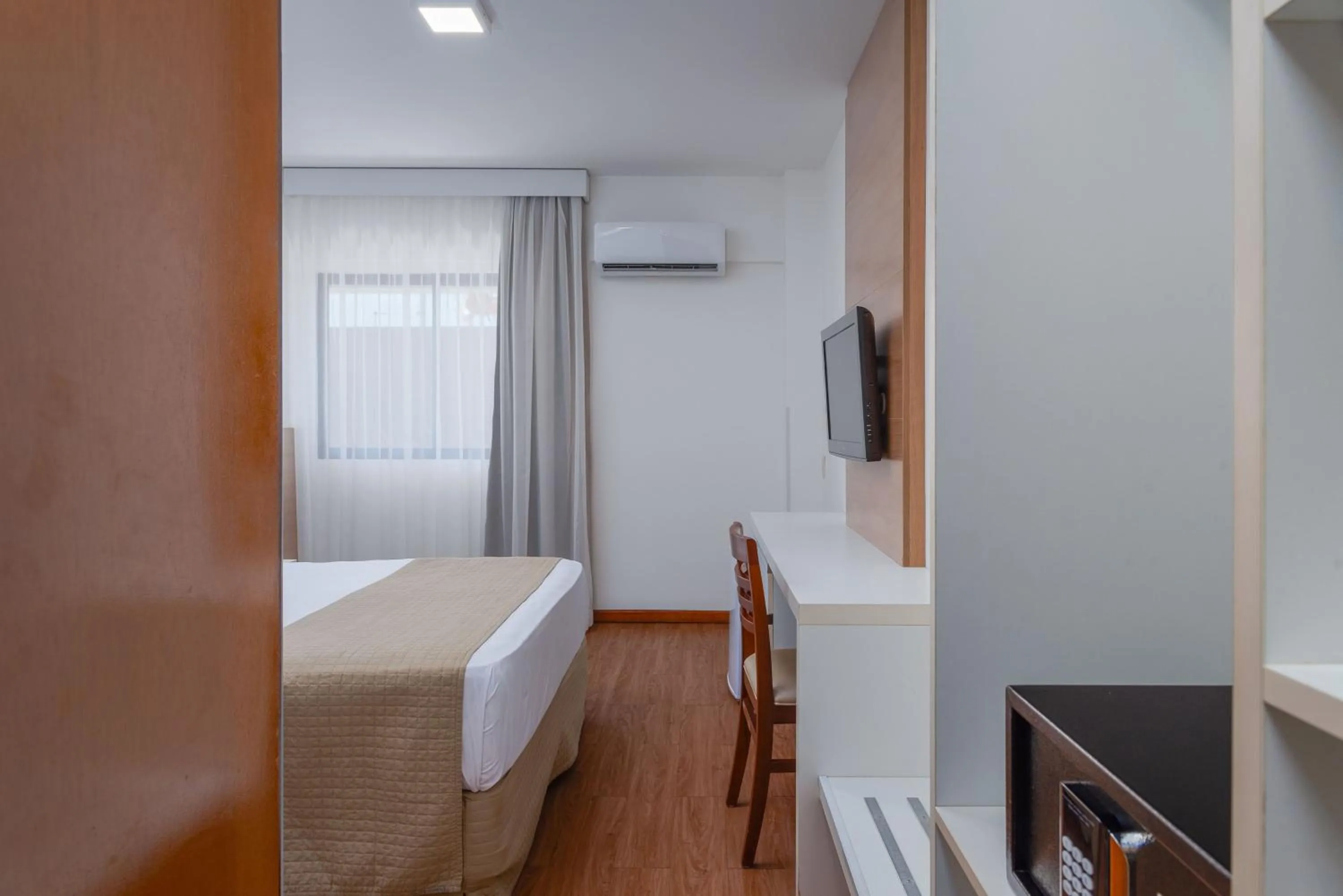 Bed in Palms Ponta Verde by Tropicalis