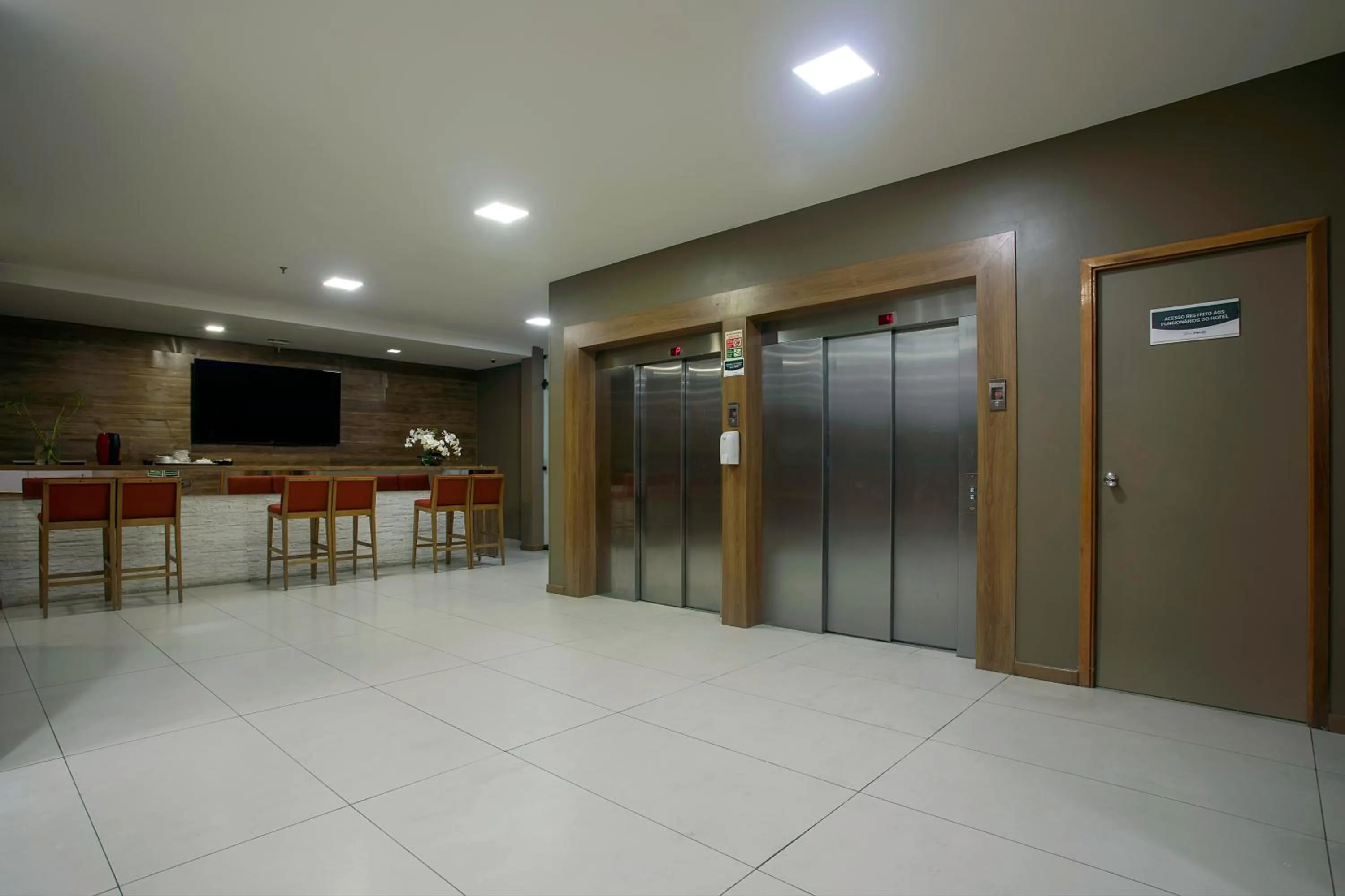 Lounge or bar in Palms Ponta Verde by Tropicalis