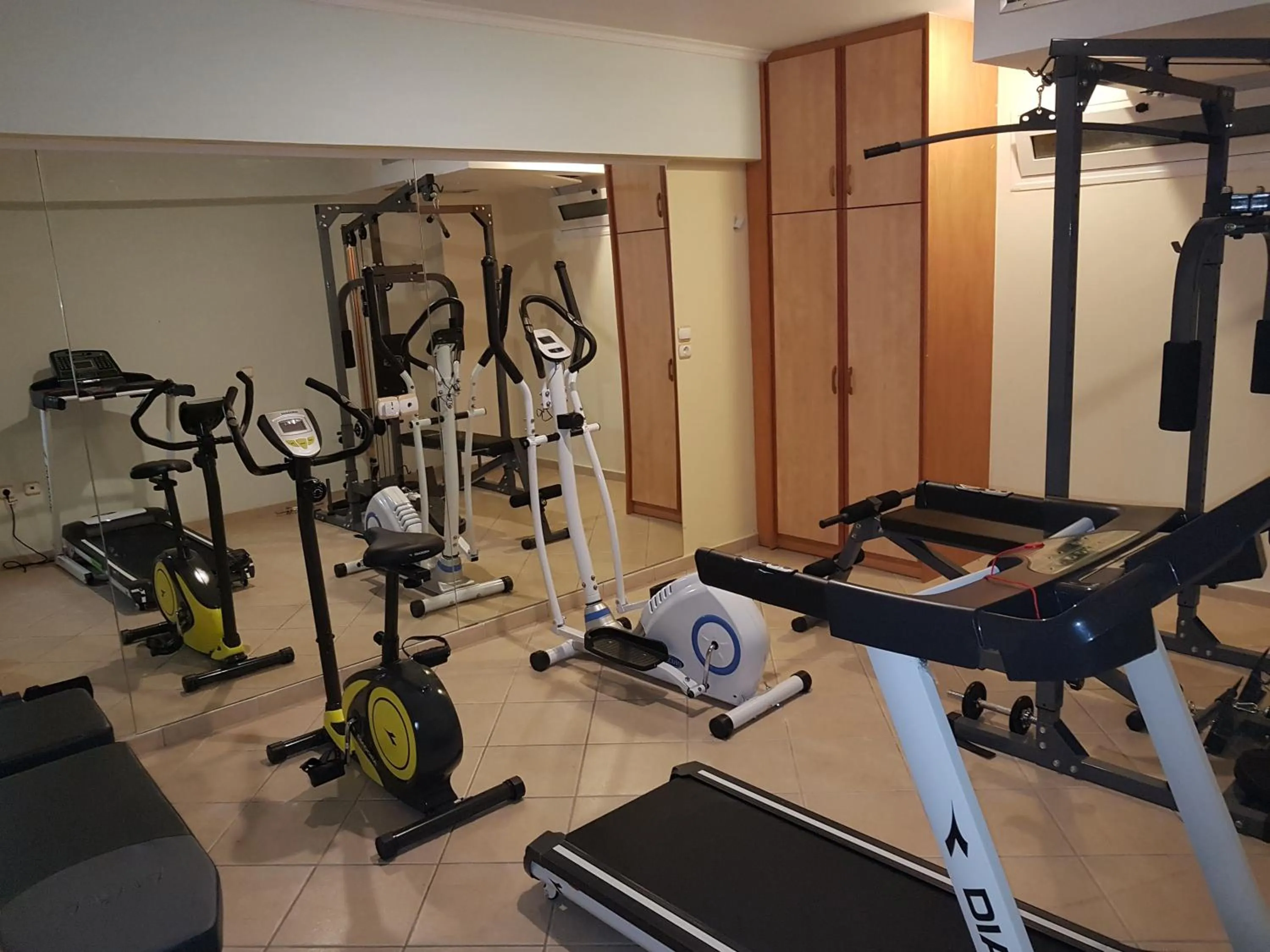 Fitness centre/facilities in Hotel Grand Nefeli