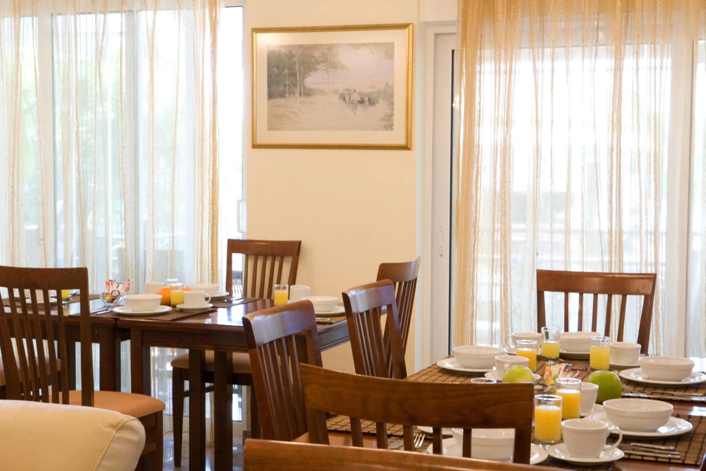 Restaurant/places to eat in Hotel Grand Nefeli