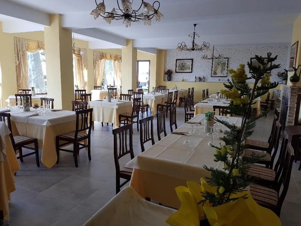 Restaurant/places to eat in Hotel Eden Sul Lago