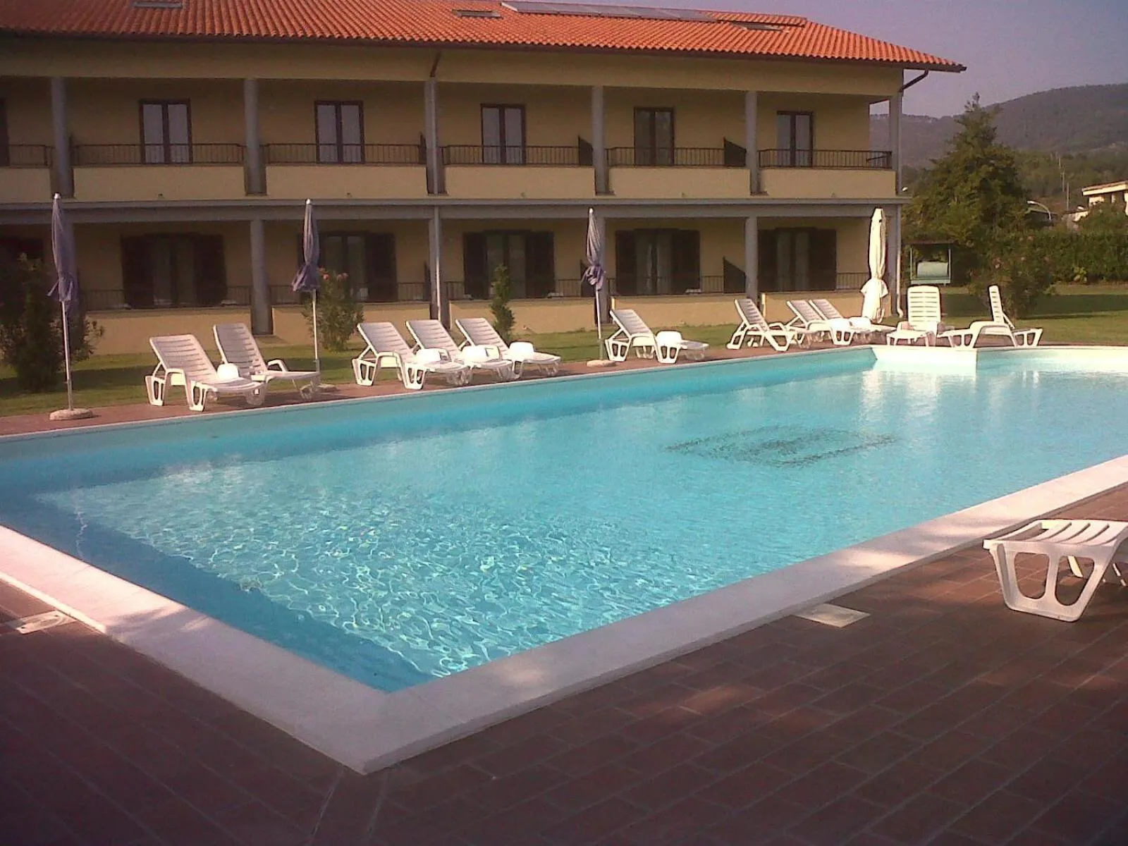 Swimming pool in Hotel Eden Sul Lago