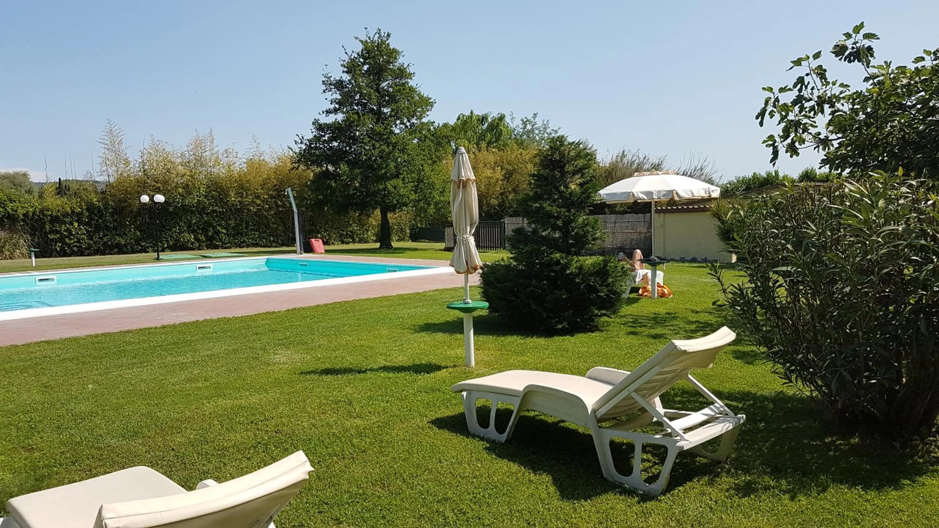 Pool view in Hotel Eden Sul Lago