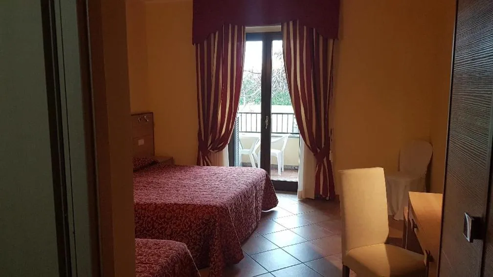 Photo of the whole room, Bed in Hotel Eden Sul Lago