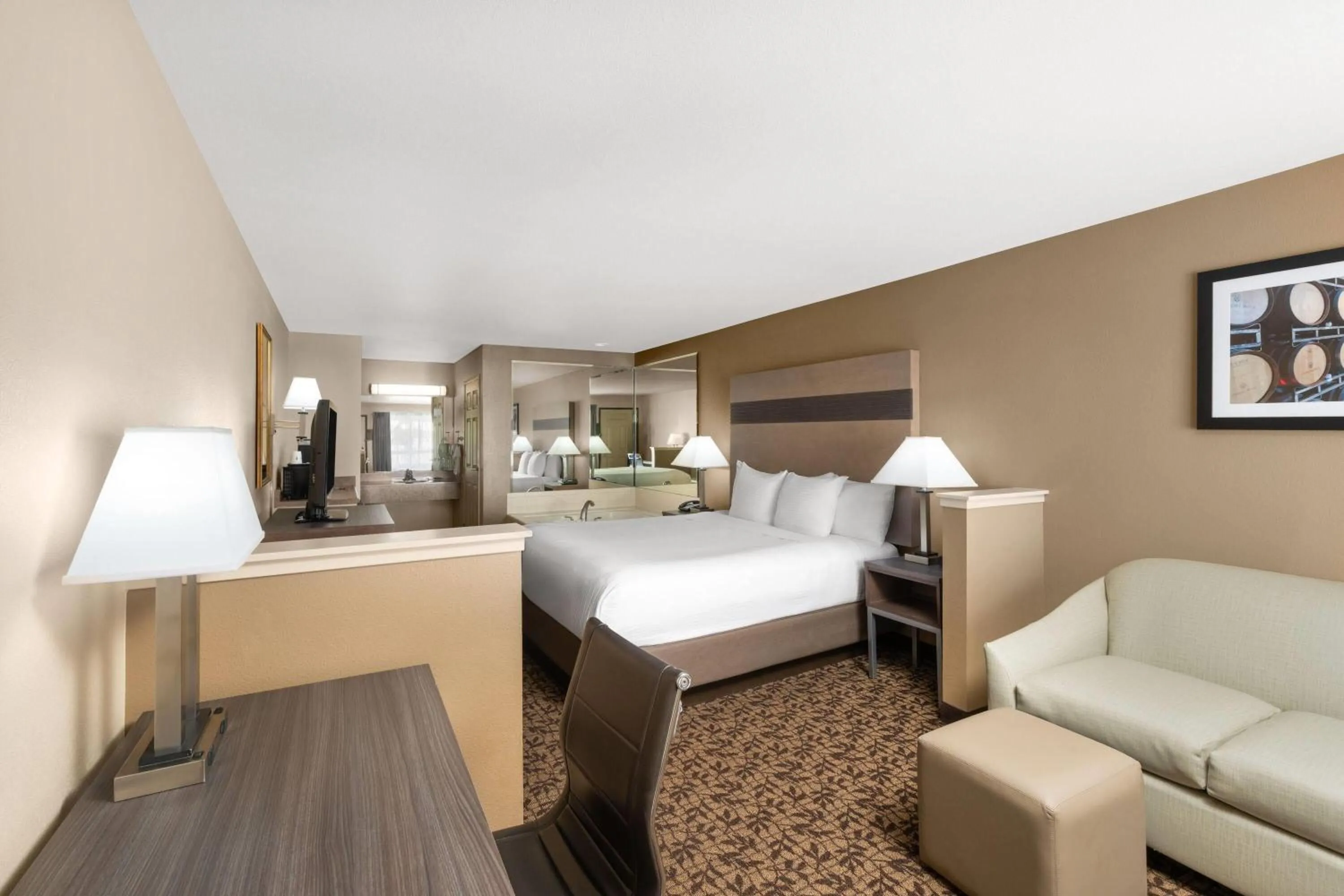 Bath, Bed in Hawthorn Suites by Wyndham Napa Valley