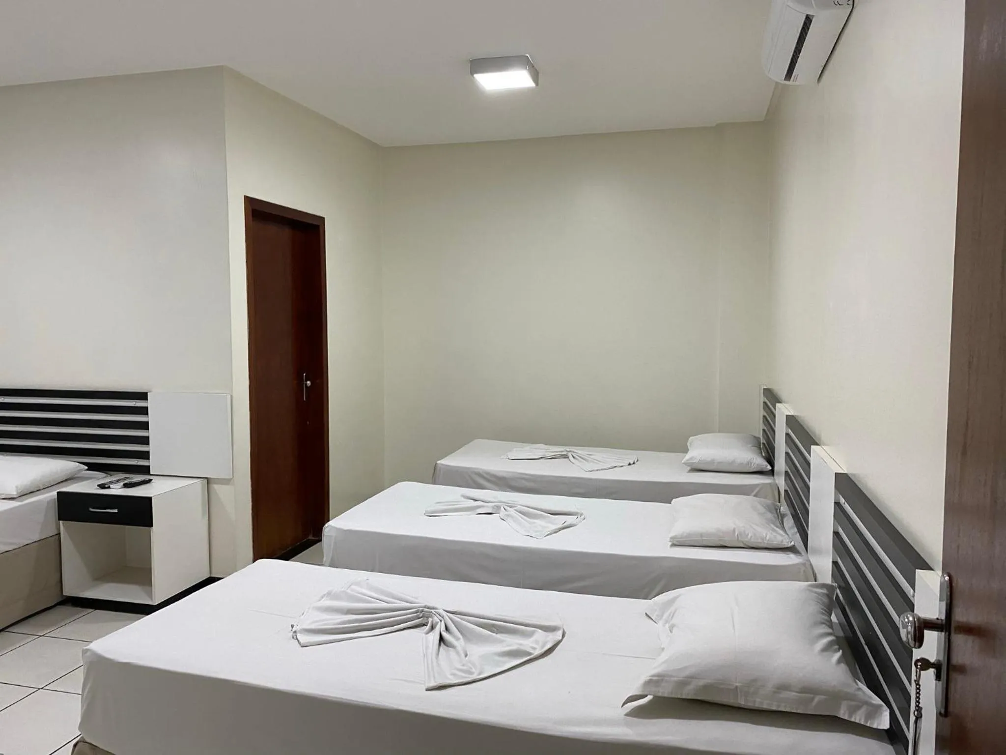 Photo of the whole room, Bed in Oft Neve's hotel