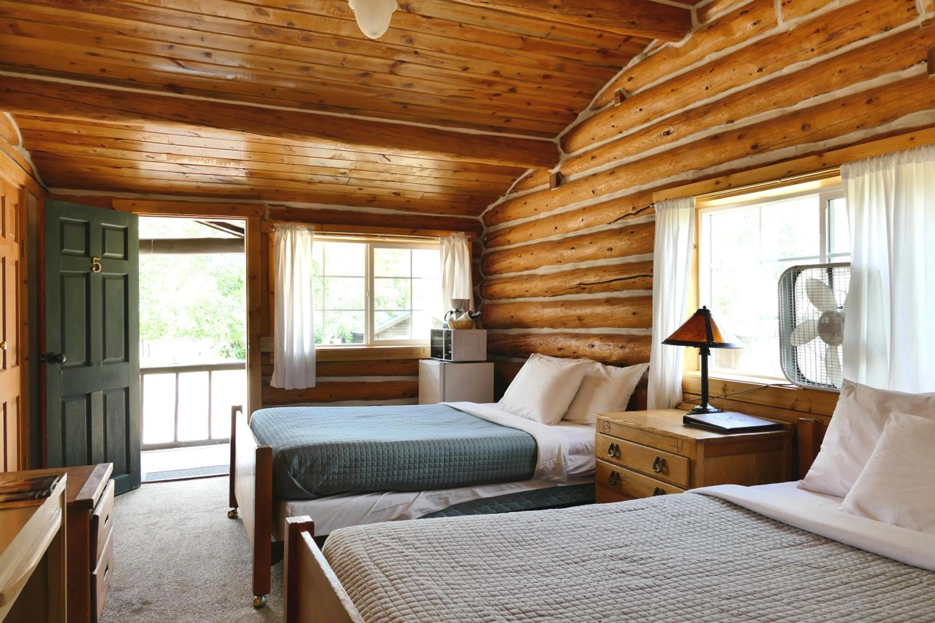 Bed in Trail Shop Inn