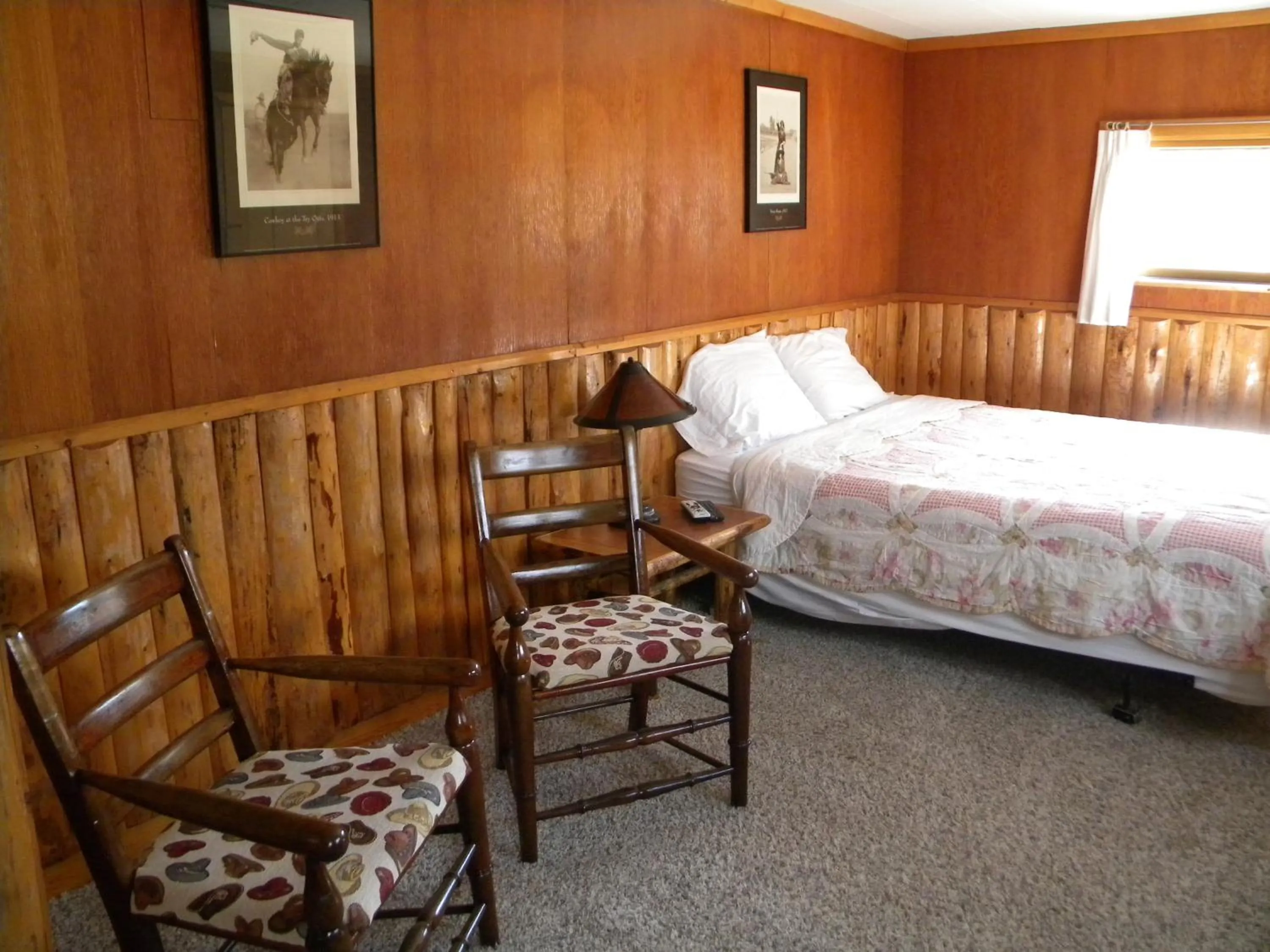 Bedroom, Bed in Trail Shop Inn