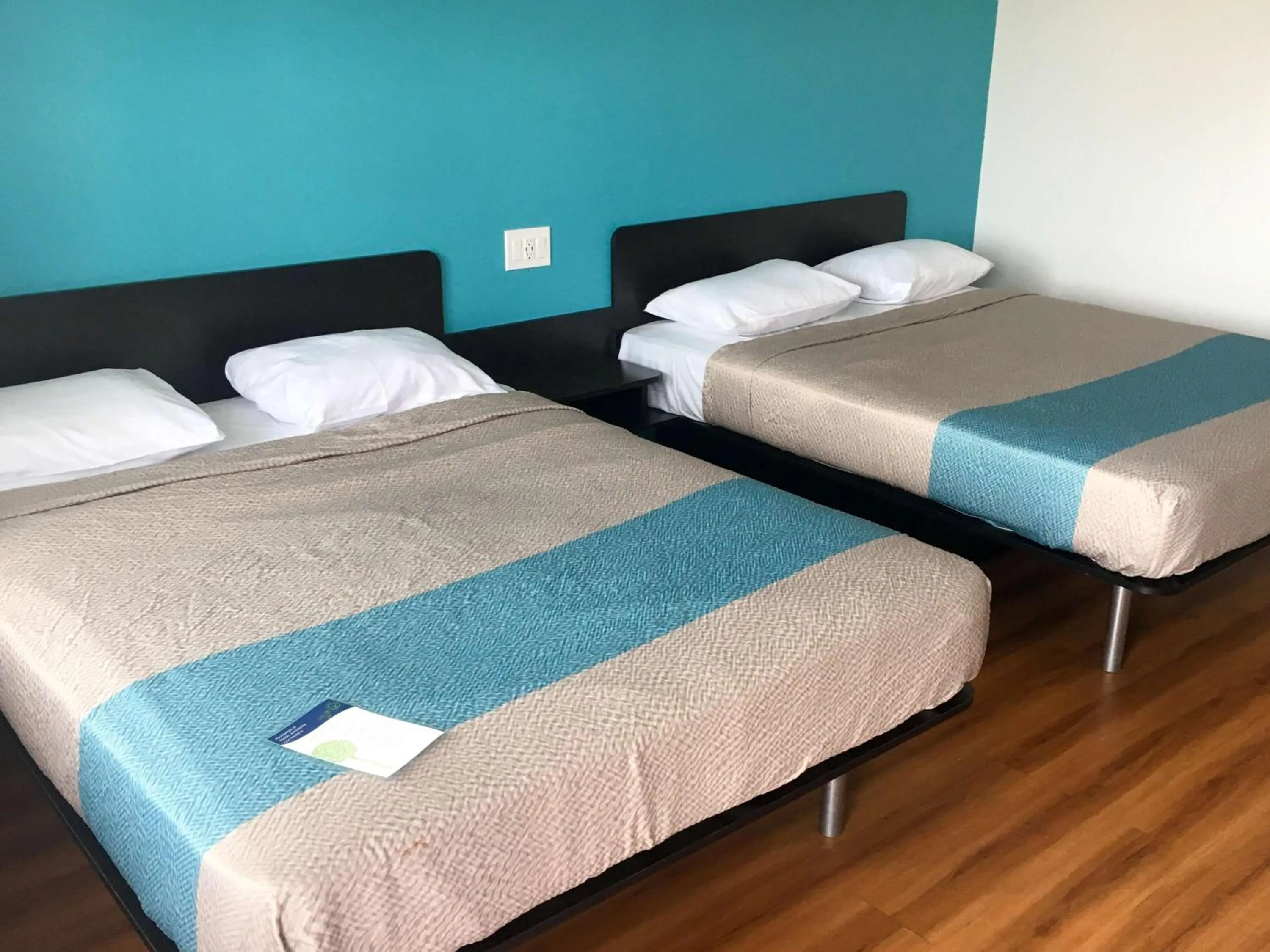 Photo of the whole room, Bed in Motel 6-Norwalk, CA