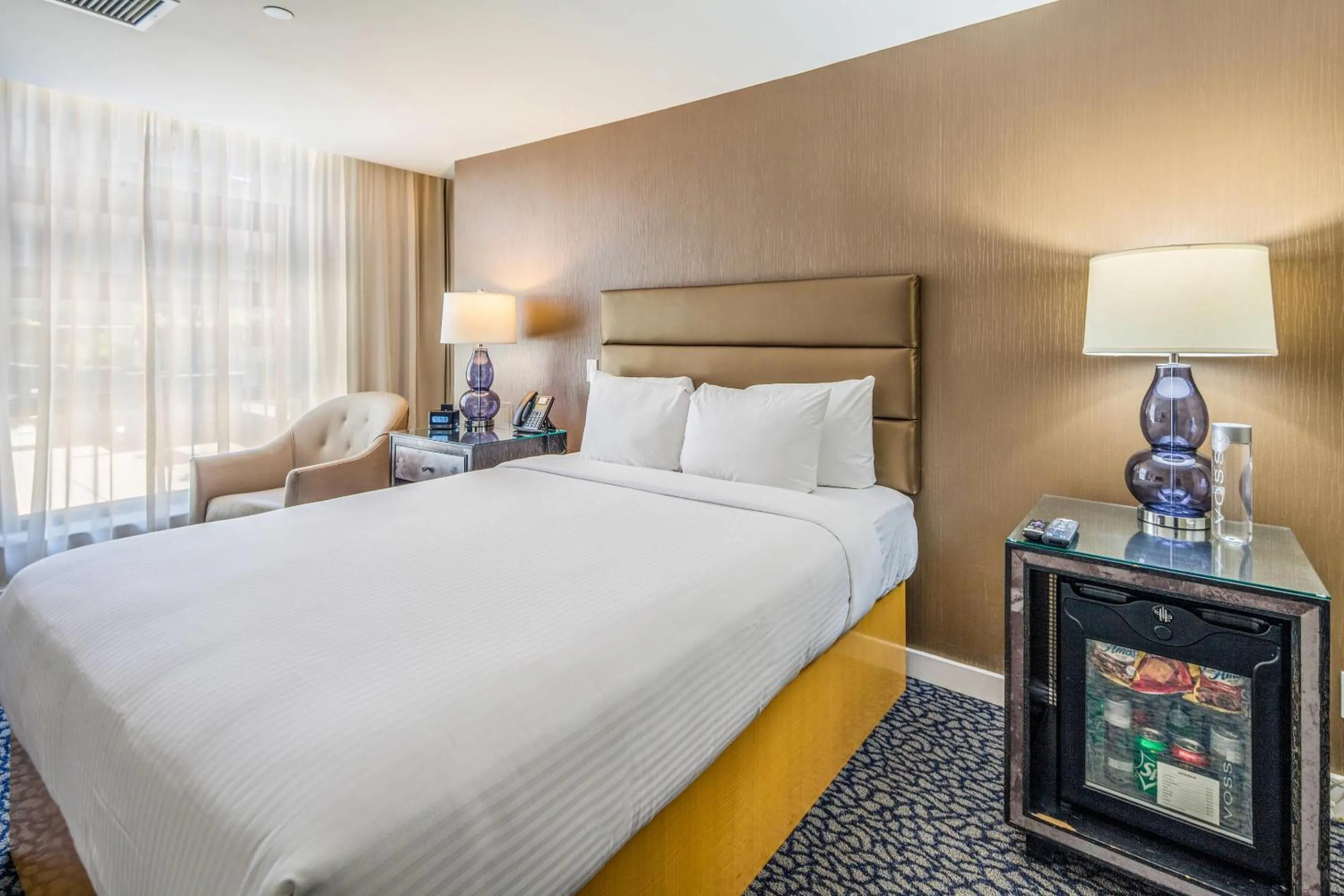 Bedroom, Bed in The Historic Blue Angel Hotel Lexington Ave, an Ascend Collection