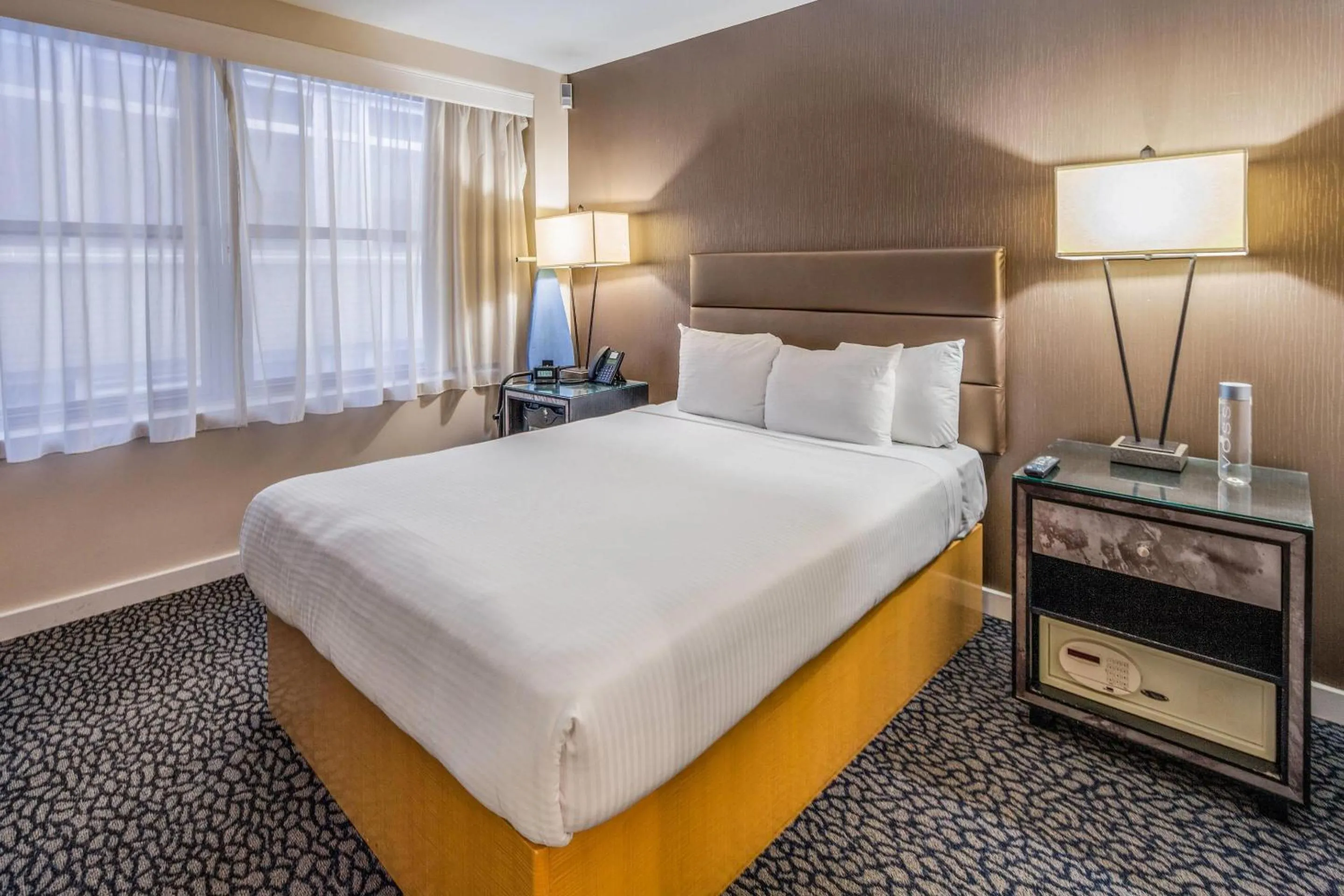 Bedroom, Bed in The Historic Blue Angel Hotel Lexington Ave, an Ascend Collection