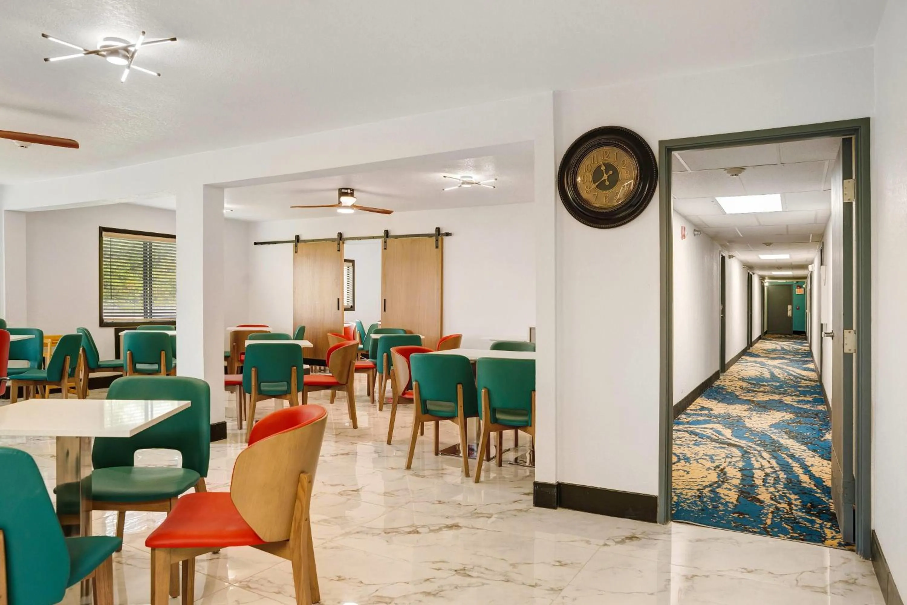 Breakfast in Days Inn by Wyndham Omaha - West Dodge