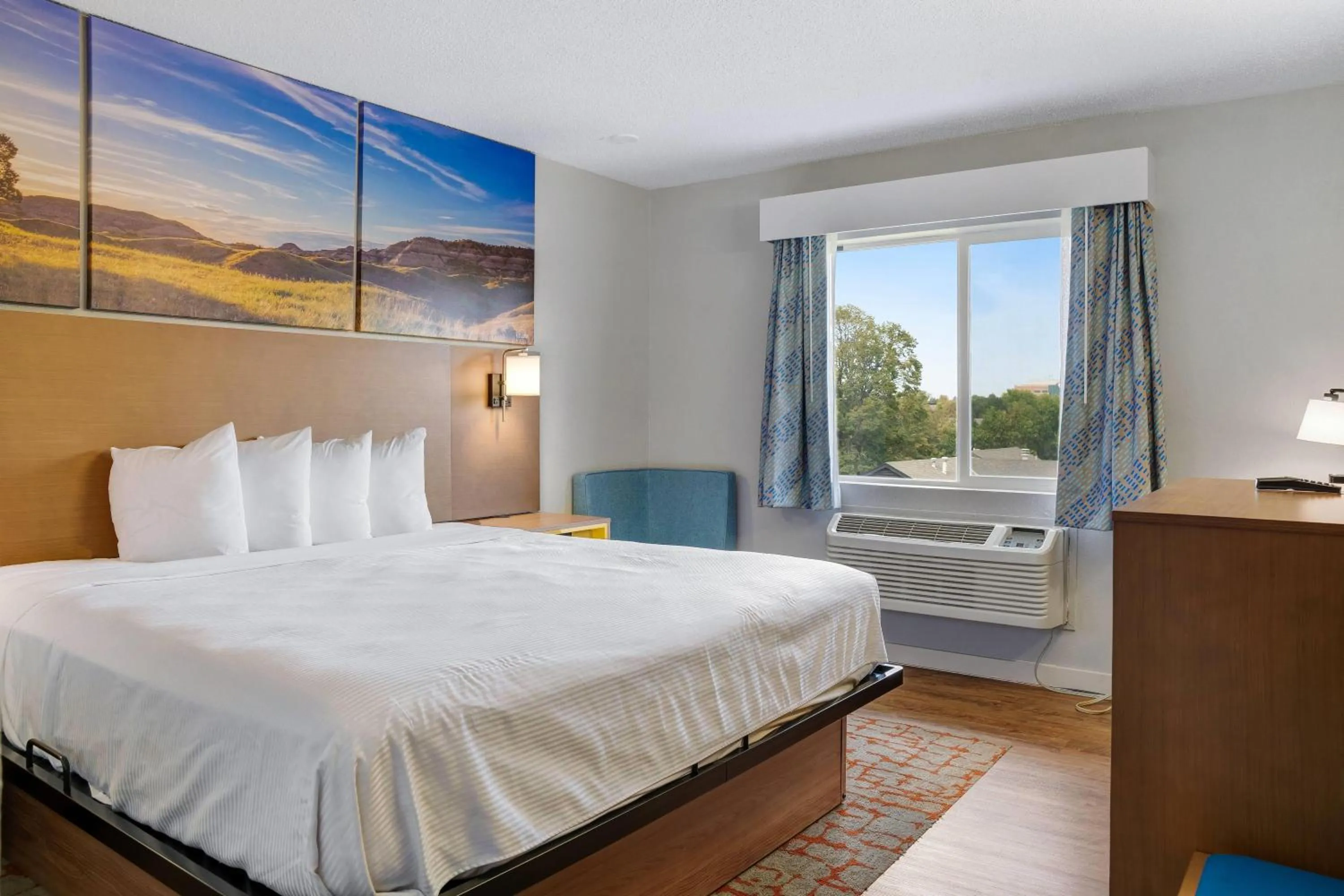 Photo of the whole room, Bed in Days Inn by Wyndham Omaha - West Dodge