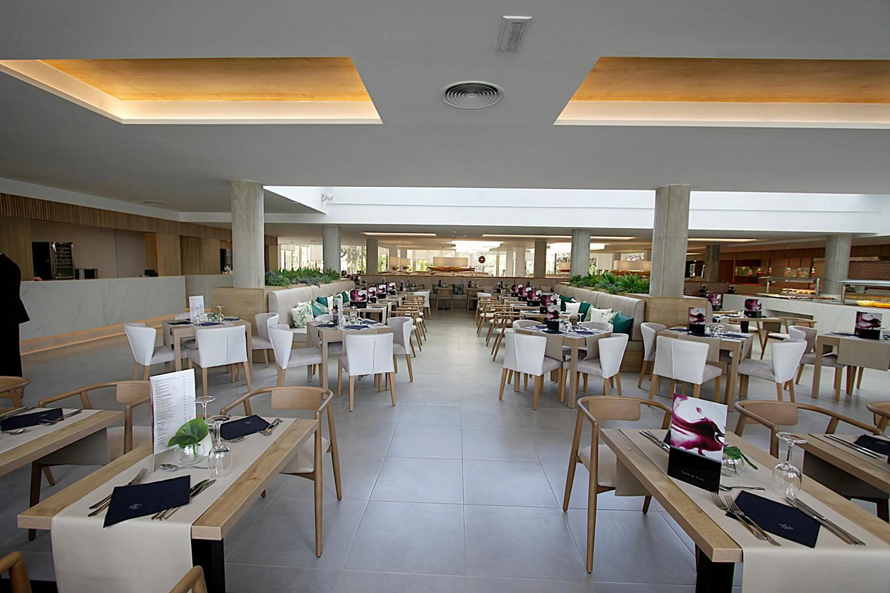 Restaurant/places to eat in BG Rei del Mediterrani