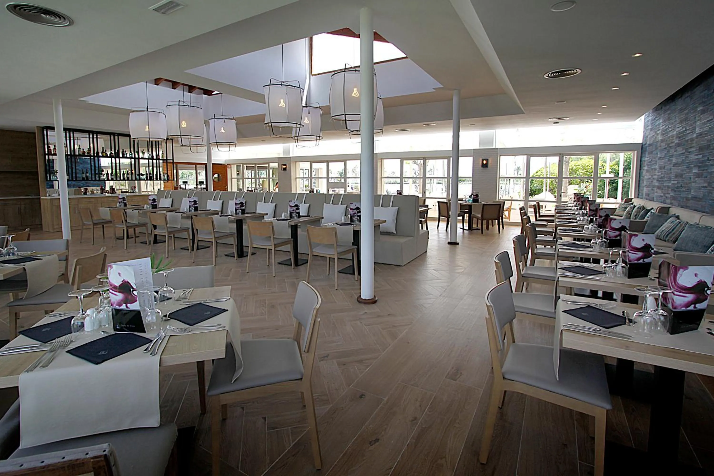 Restaurant/places to eat in BG Rei del Mediterrani